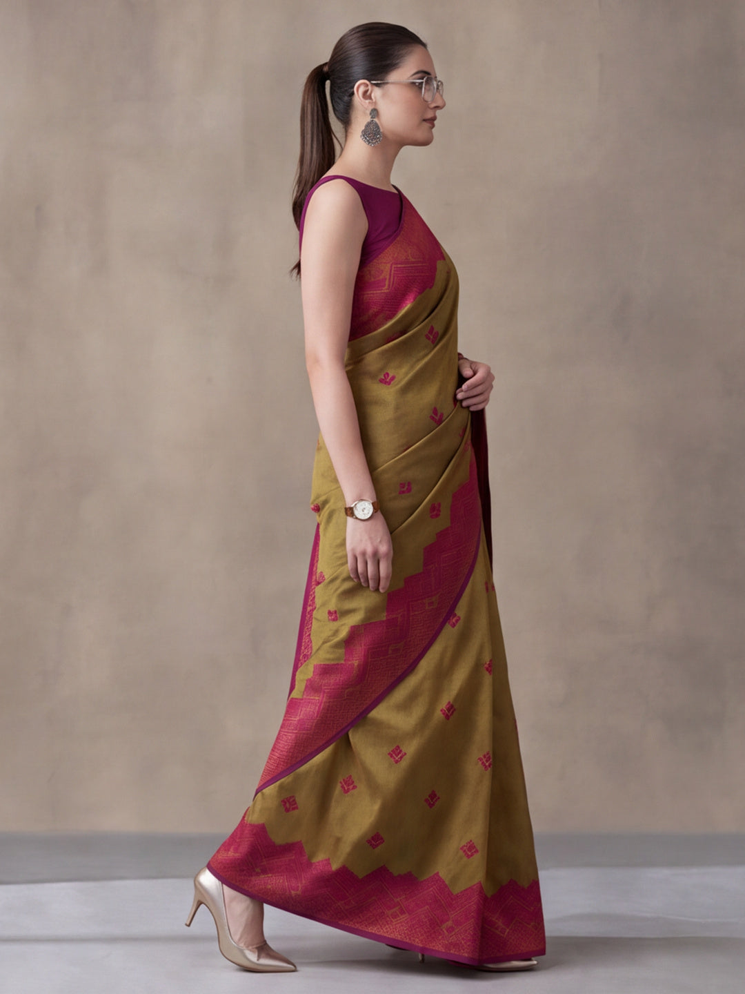 Women Beige Banarasi Jacquard Saree with Zari Woven Border and Rich Pallu