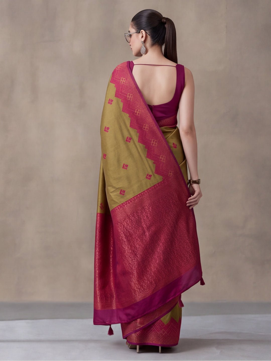 Women Beige Banarasi Jacquard Saree with Zari Woven Border and Rich Pallu