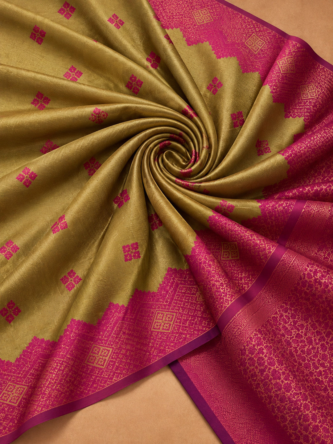 Women Beige Banarasi Jacquard Saree with Zari Woven Border and Rich Pallu