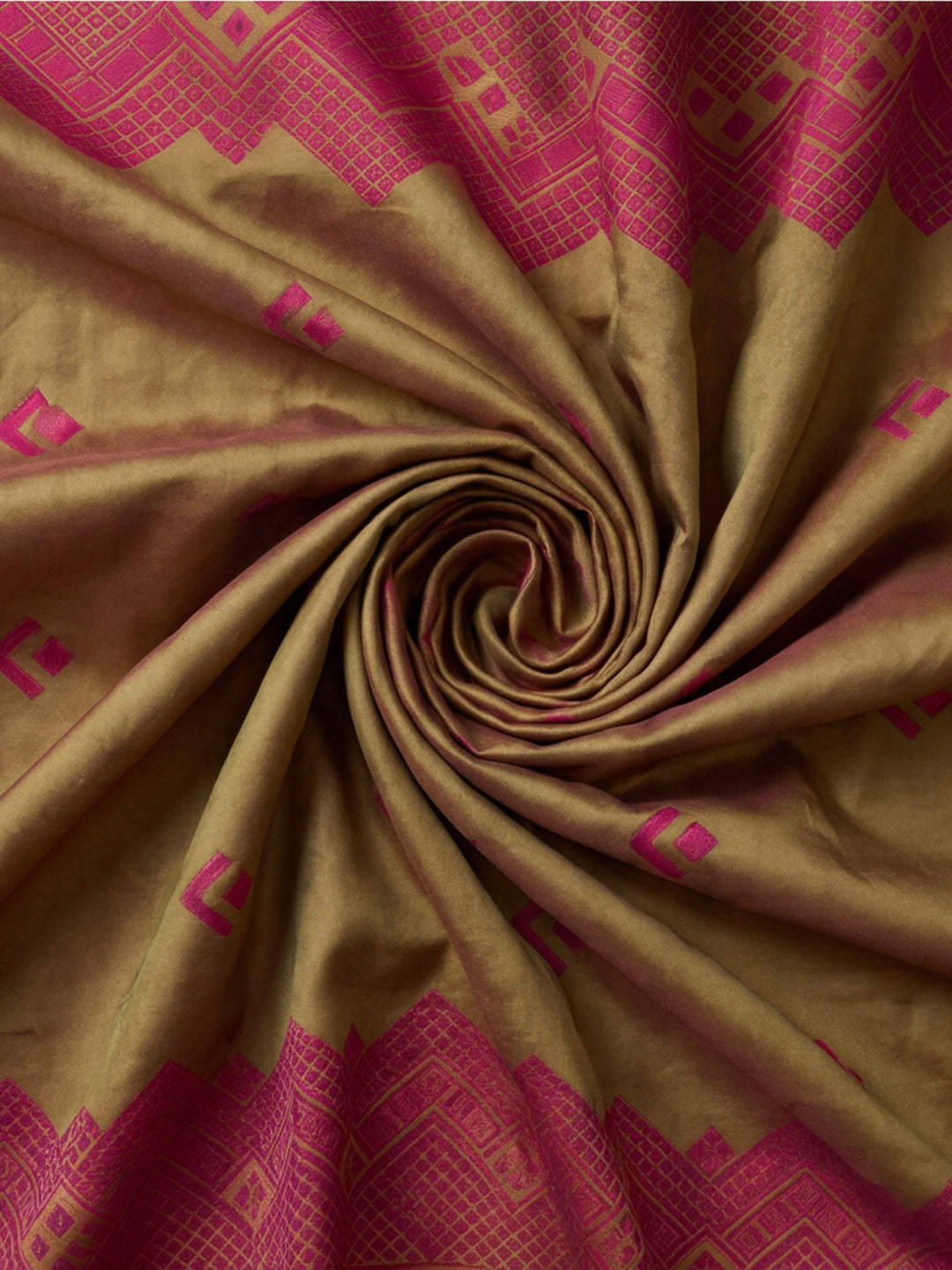 Women Beige Banarasi Jacquard Saree with Zari Woven Border and Rich Pallu