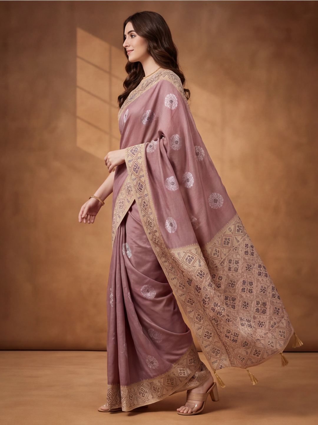 Women Mauve Banarasi Silk Blend Saree with Ethnic Woven Border and Tassel Detail