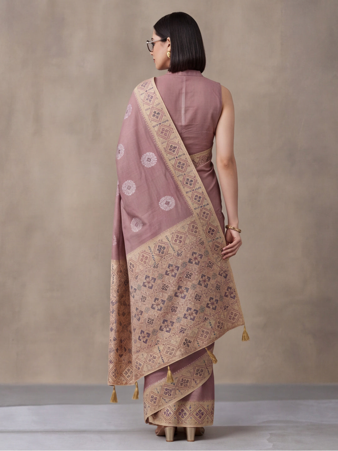 Women Mauve Banarasi Silk Blend Saree with Ethnic Woven Border and Tassel Detail