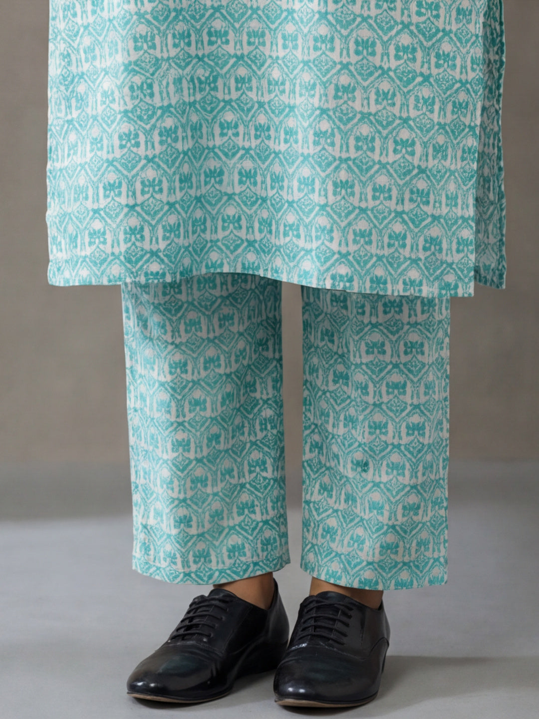 Floral Printed Straight Kurta & Trousers Sets