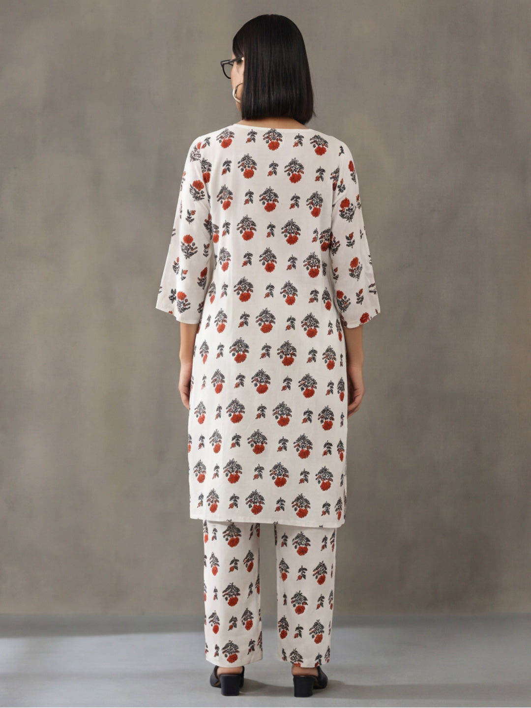 Floral Printed Straight Kurta & Trousers Sets