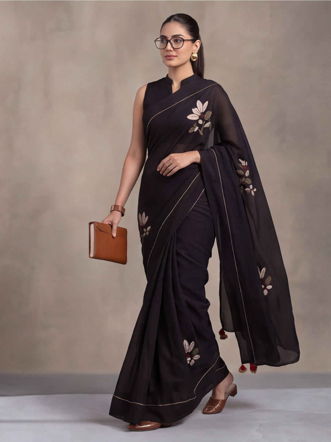 Digitally Printed Abstract & Floral Mul Cotton Saree with Contrast Blouse