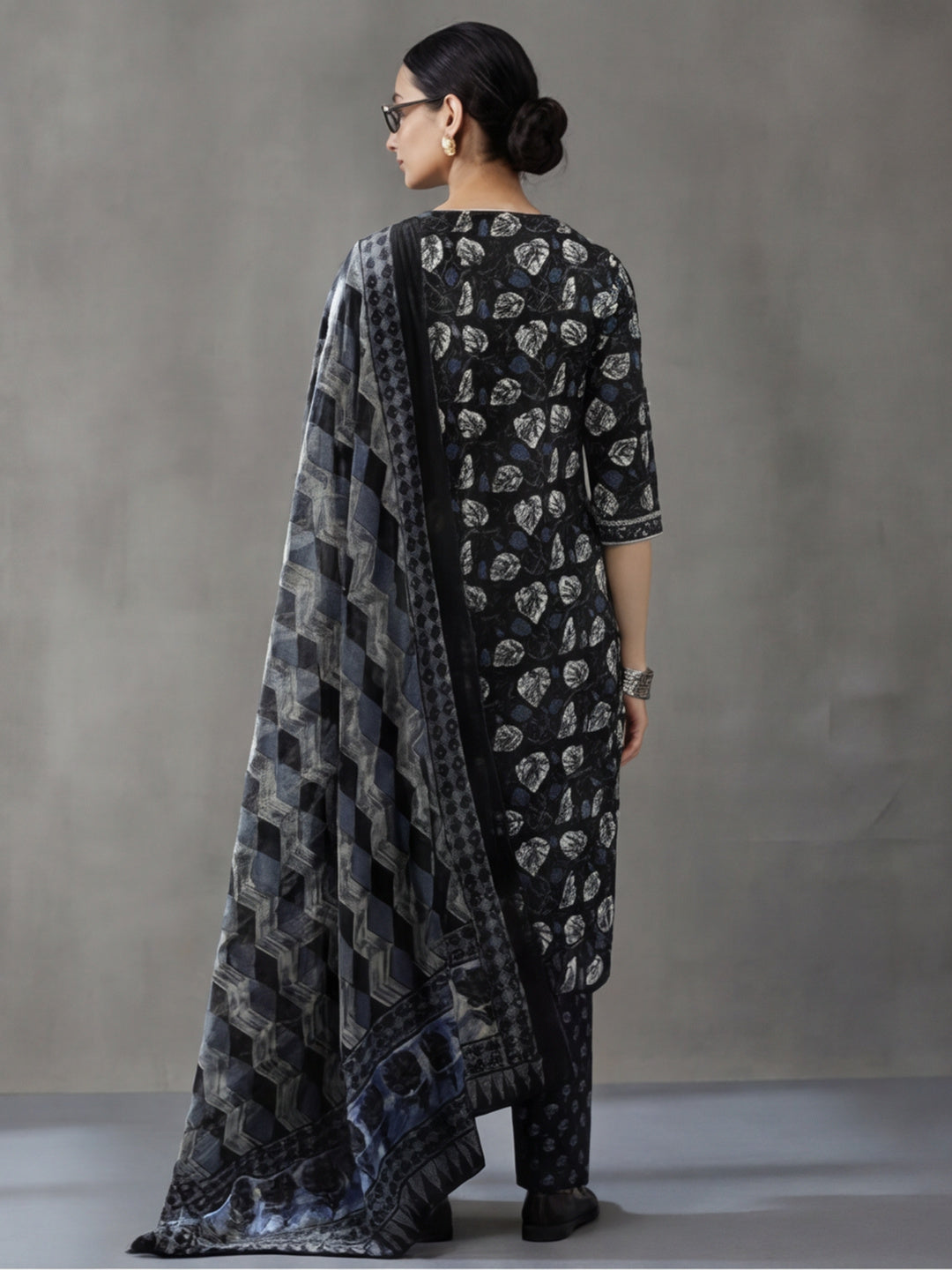 Floral Embroidered Straight Kurta & Trousers Sets