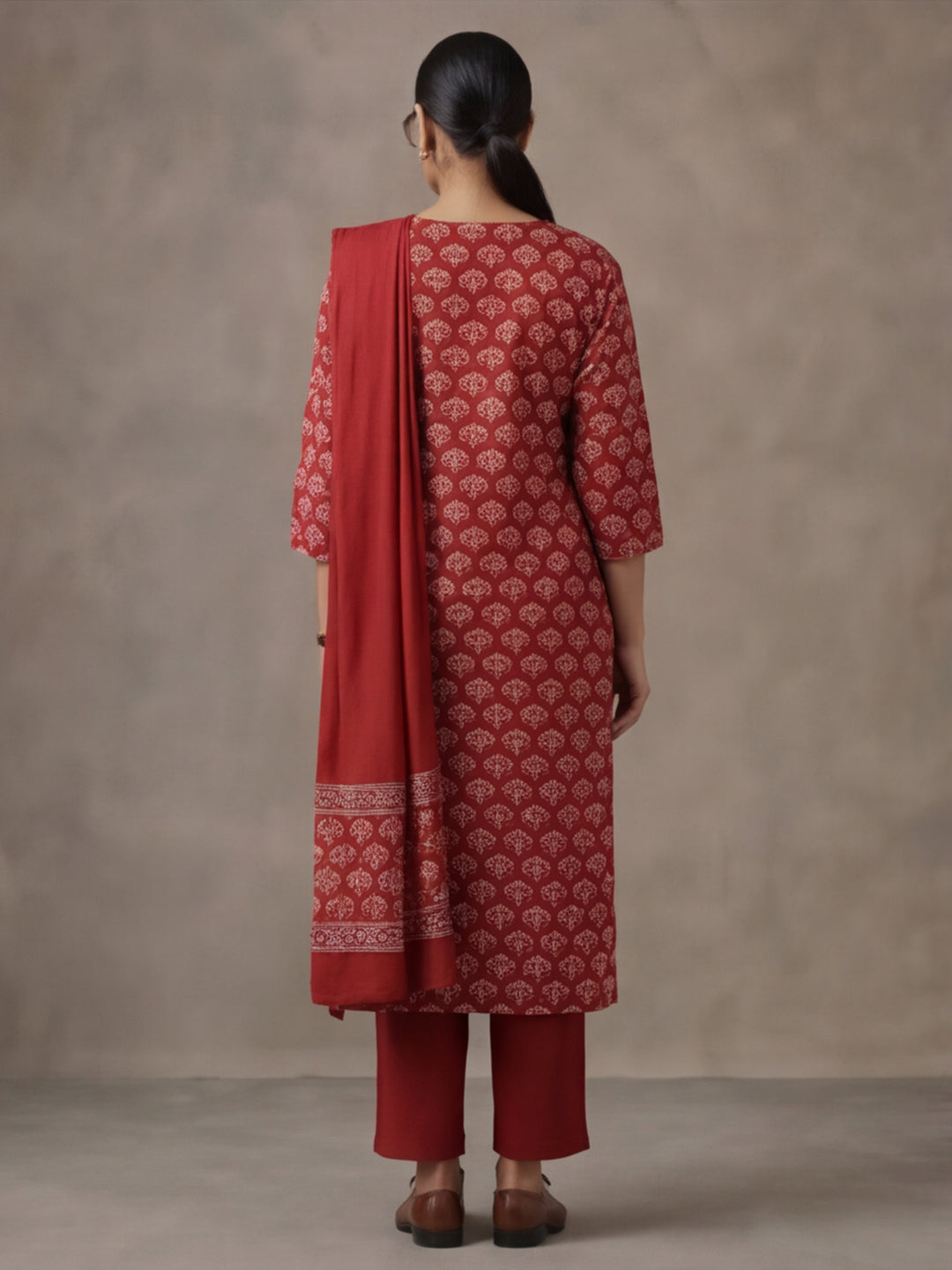 Floral Printed Gotta Patti Pure Cotton Kurta With Pant & Chiffon Dupatta