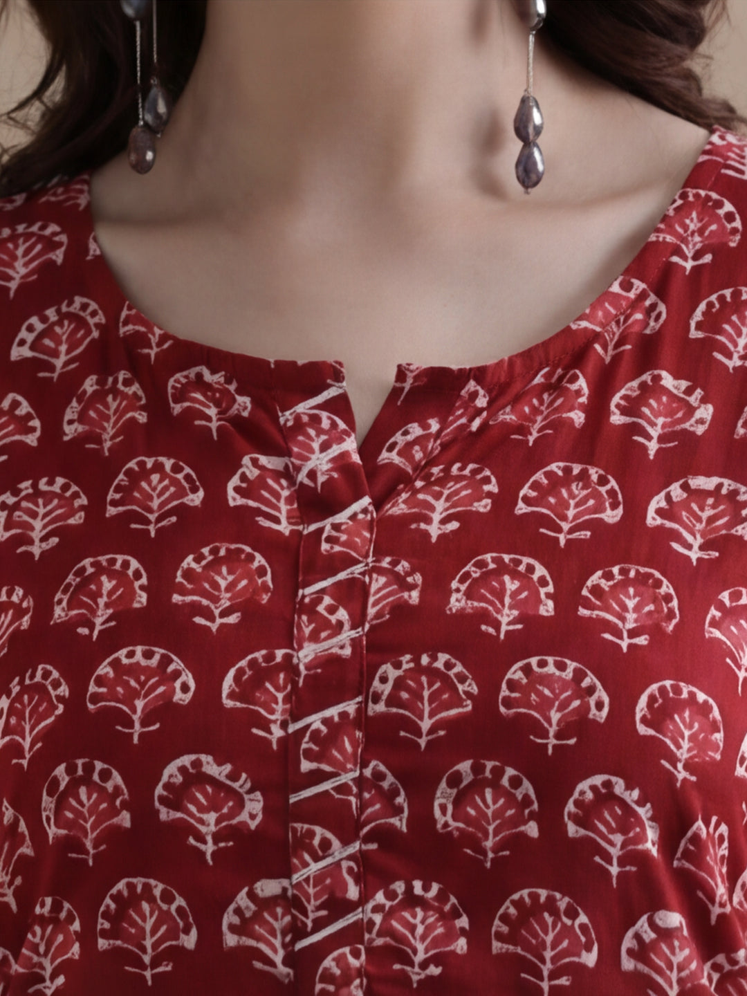 Floral Printed Gotta Patti Pure Cotton Kurta With Pant & Chiffon Dupatta
