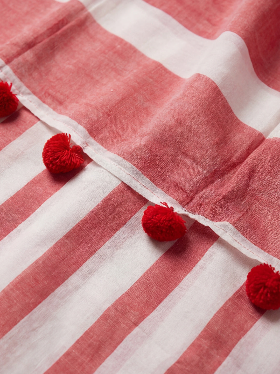 Striped Pure Linen Saree with Unstiched Blouse