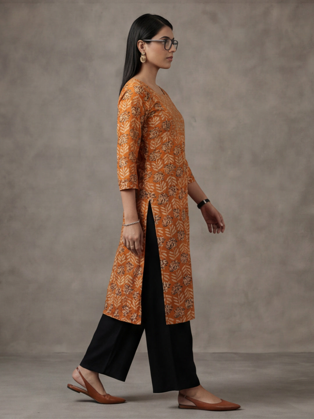 Floral Embroidered Straight Kurta