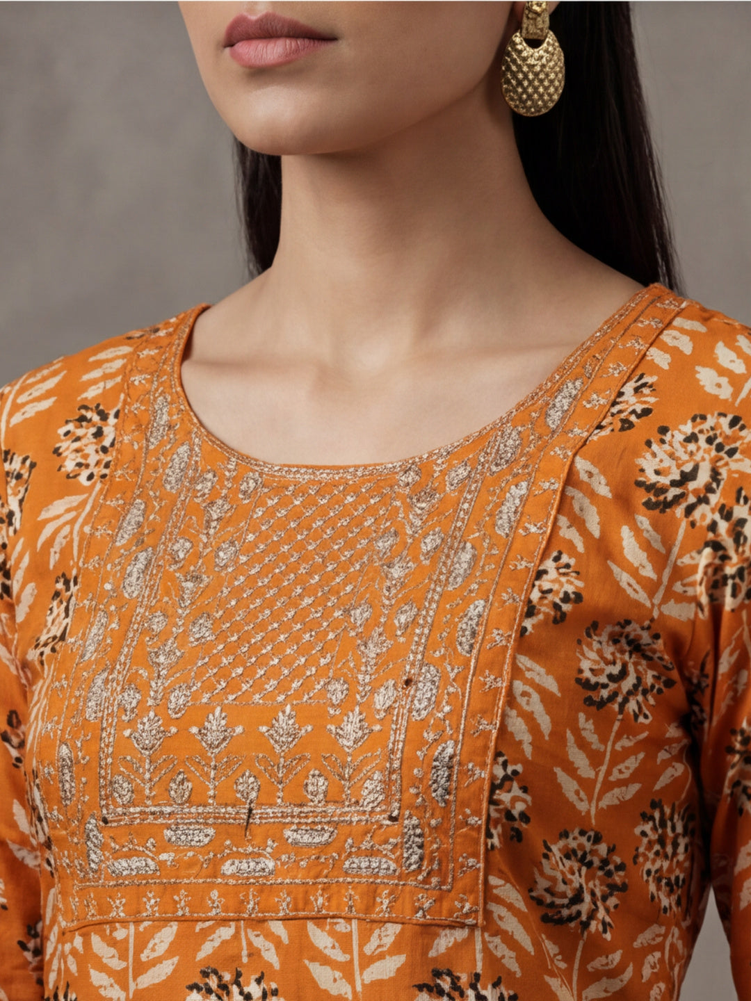 Floral Embroidered Straight Kurta