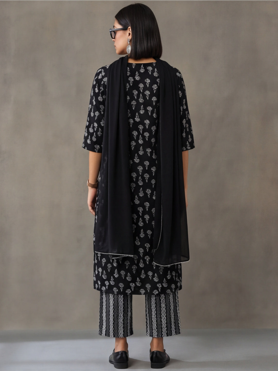 Floral Printed Straight Pure Cotton Kurta & Trousers Sets