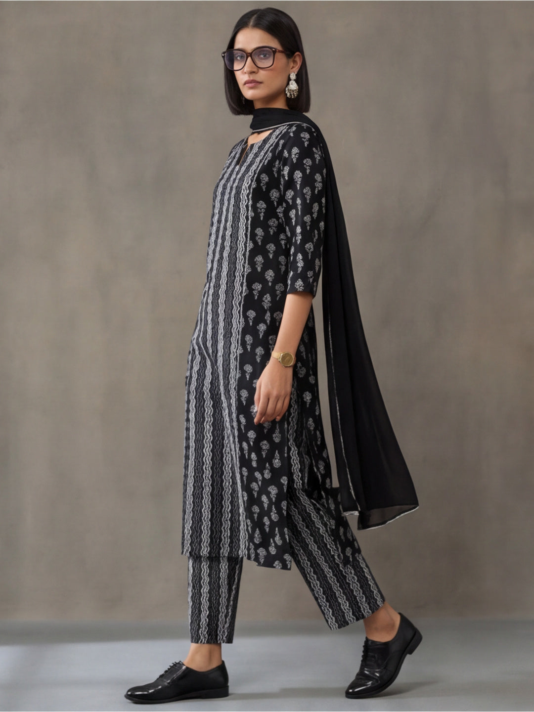 Floral Printed Straight Pure Cotton Kurta & Trousers Sets