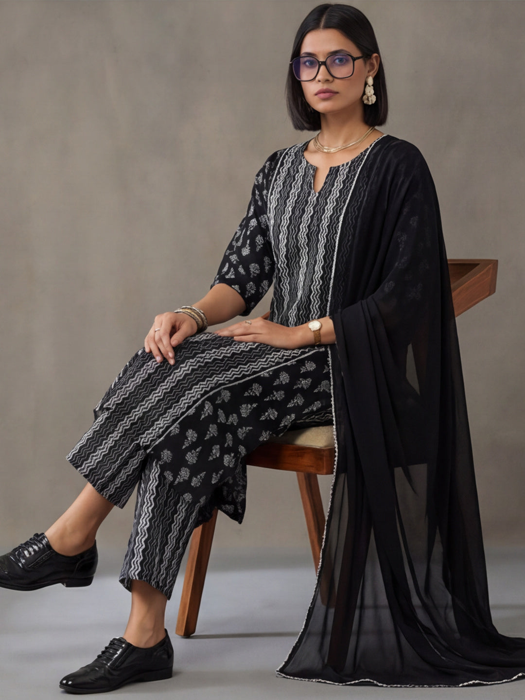 Floral Printed Straight Pure Cotton Kurta & Trousers Sets