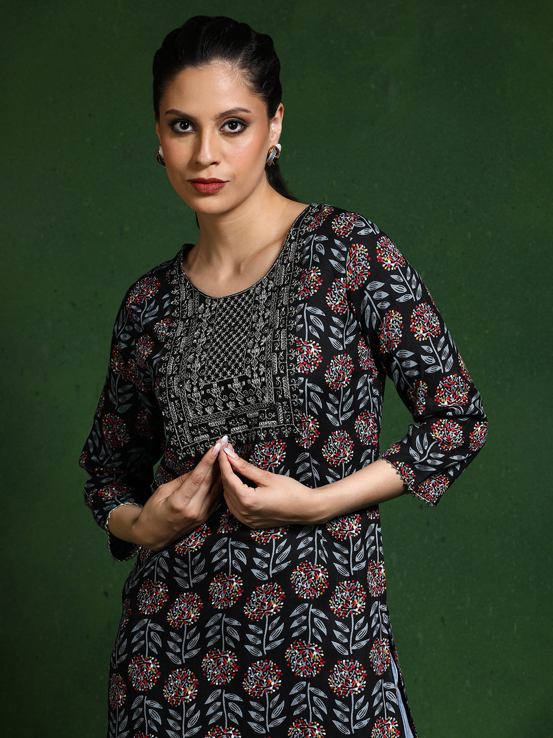 Floral Embroidered Straight Kurta