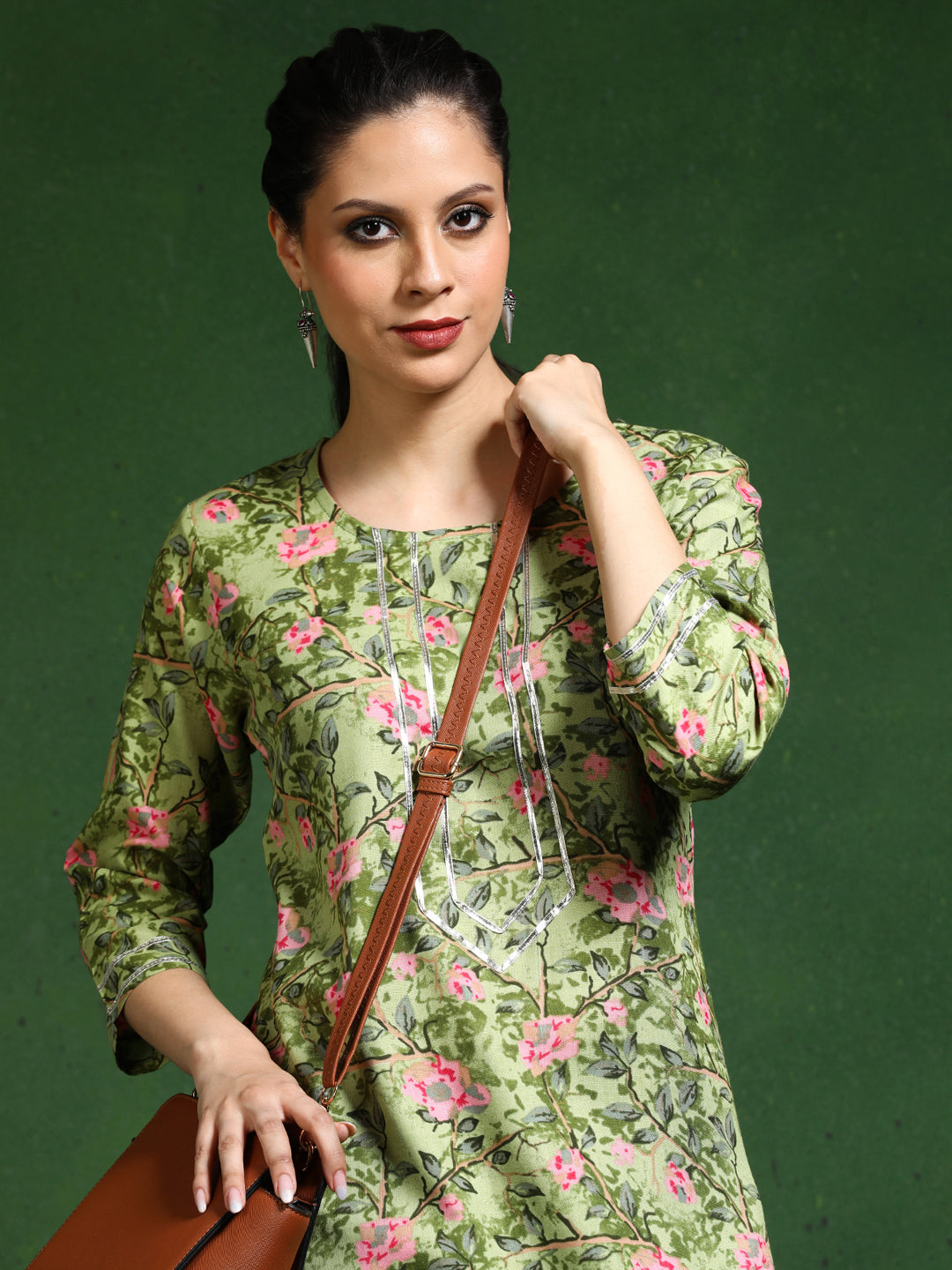 Floral Embroidered Straight Kurta