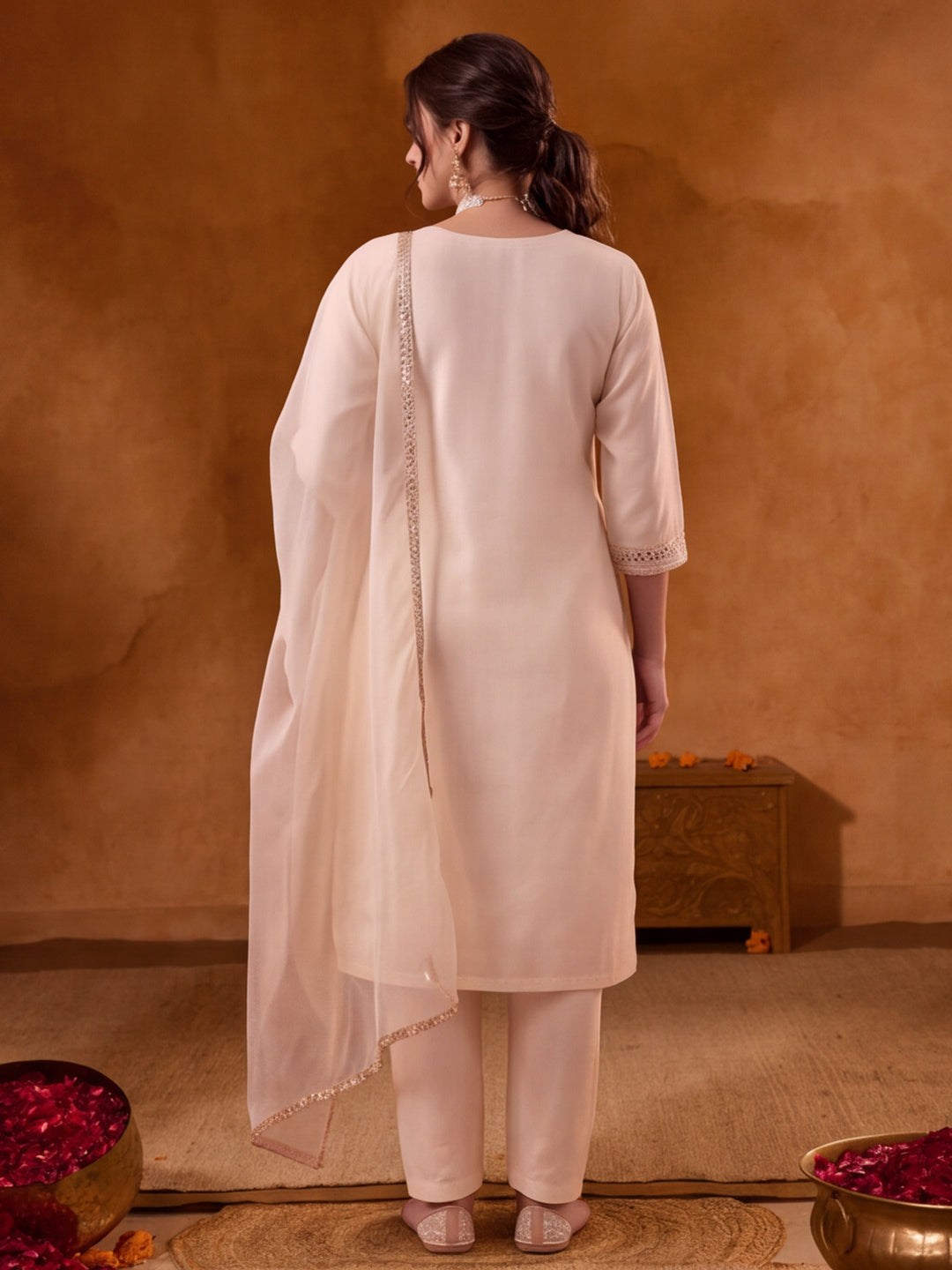 Women Embroidery Off White Kurta Set with Dupatta