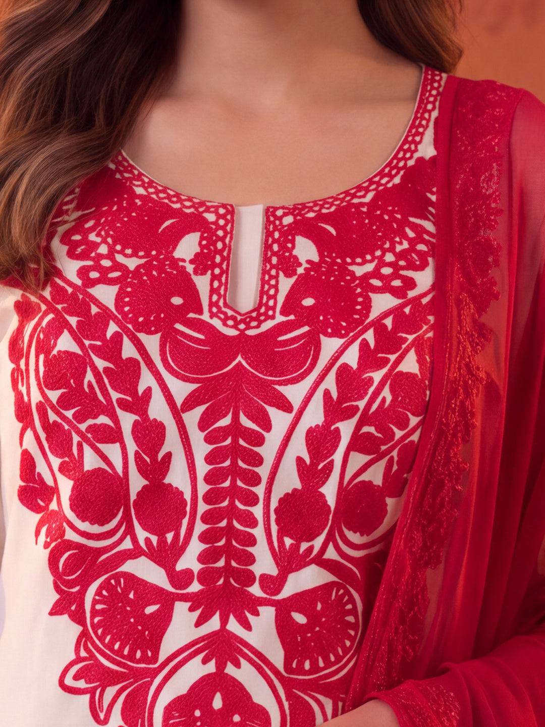 Women Embroidery Off White Kurta Set with Dupatta