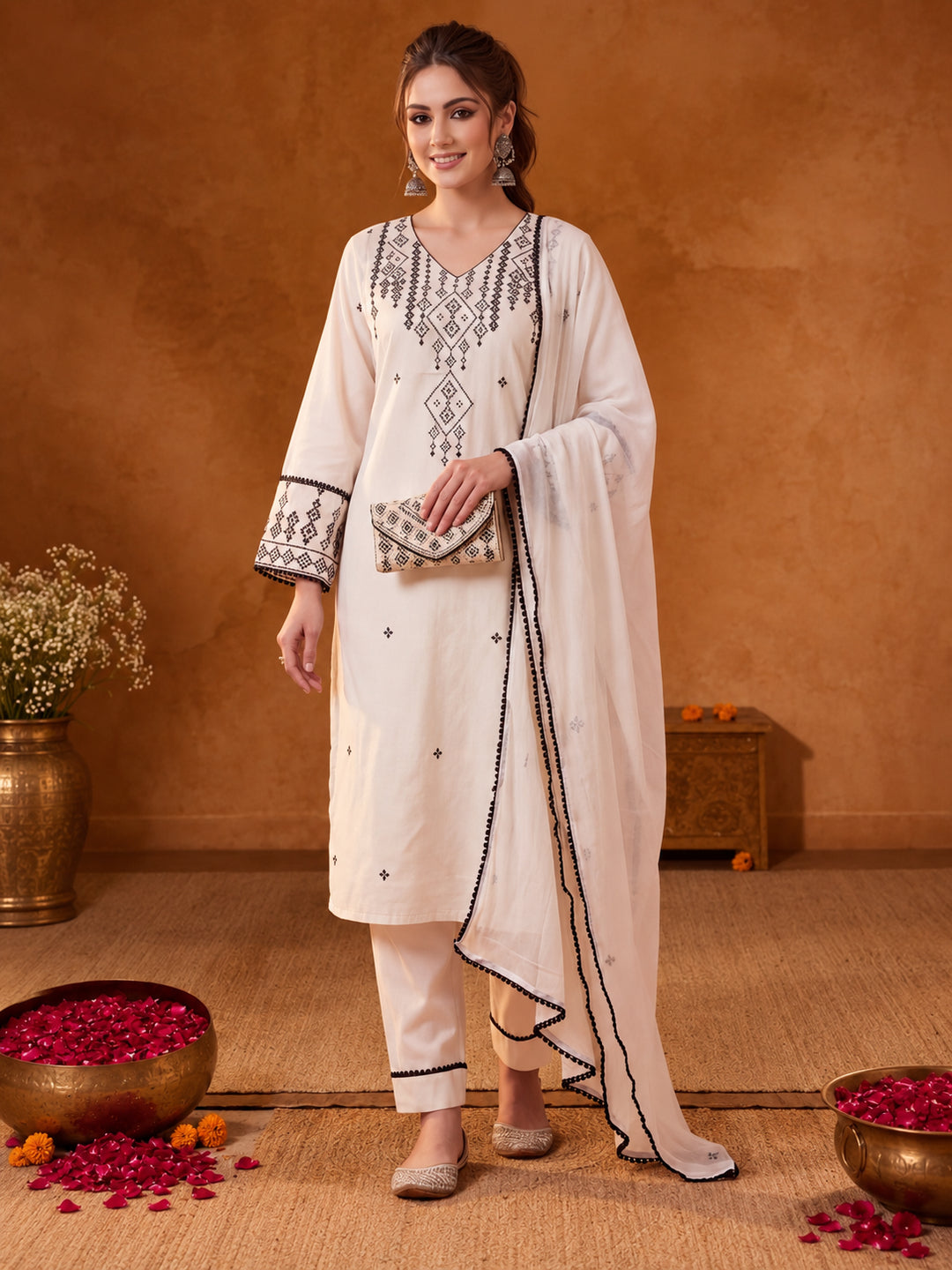 Women Embroidery White Kurta Set with Dupatta