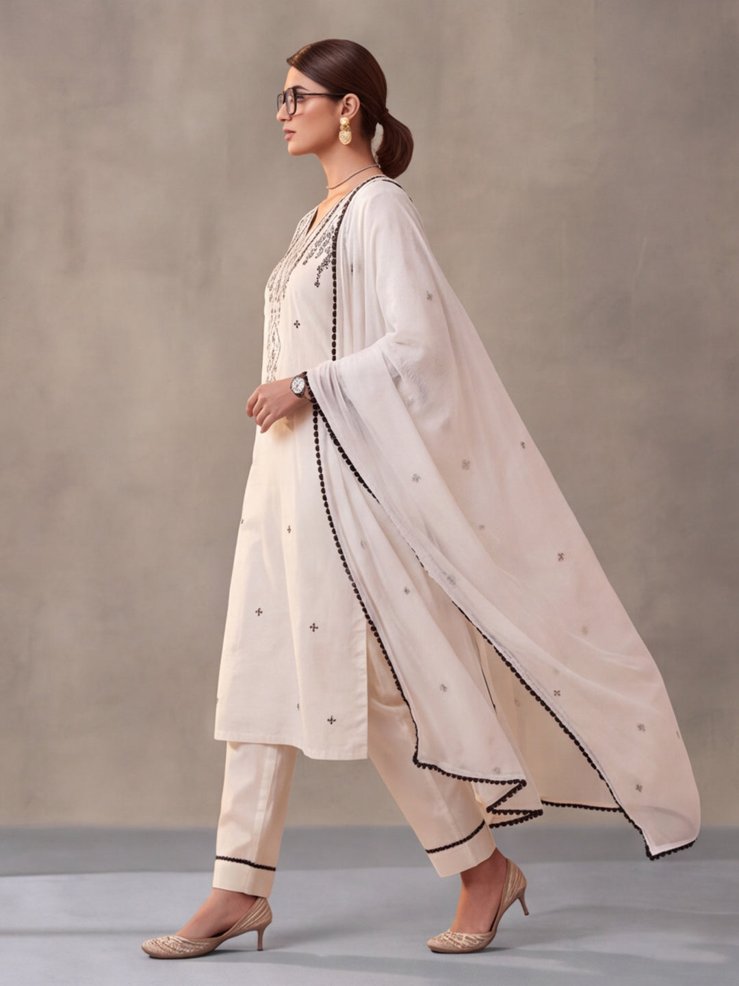 Women Embroidery White Kurta Set with Dupatta