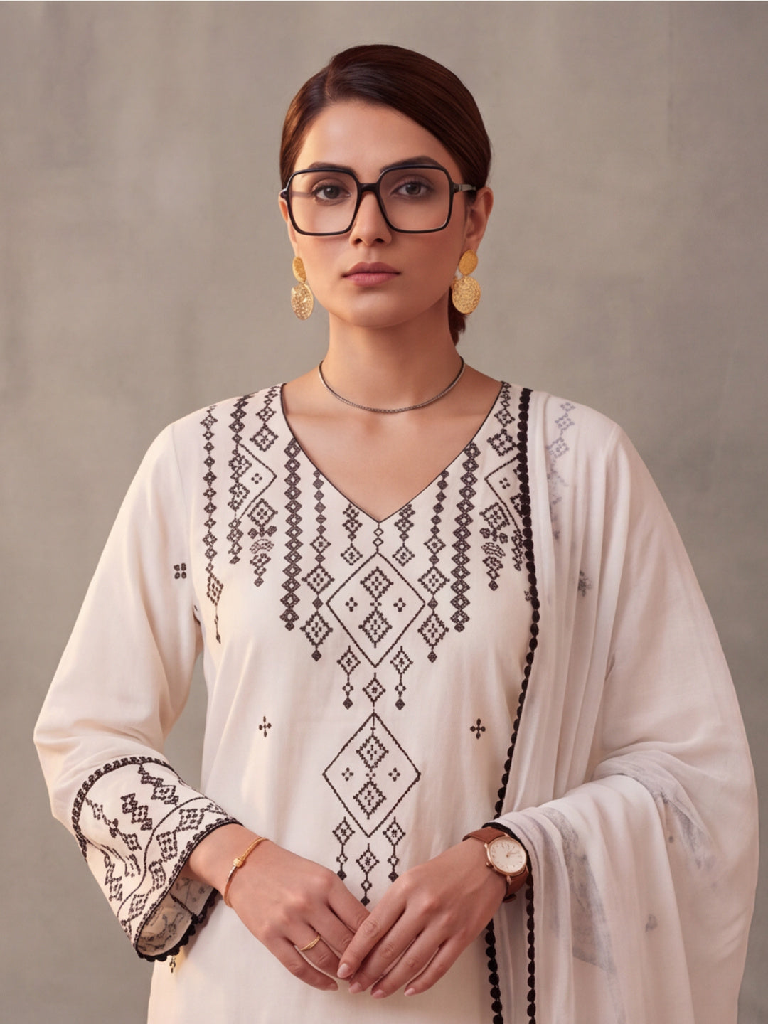 Women Embroidery White Kurta Set with Dupatta