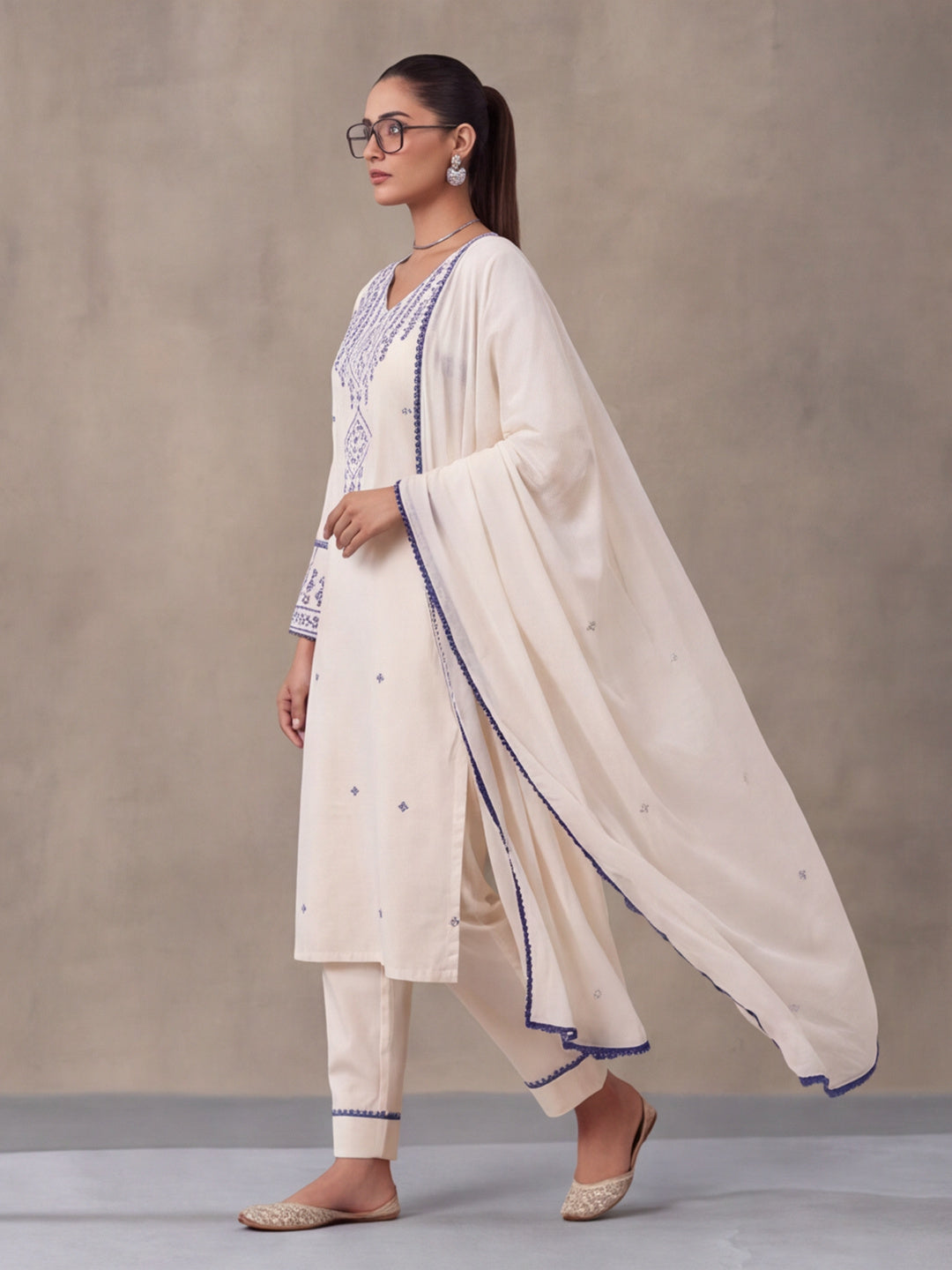 Women Embroidery White Kurta Set with Dupatta