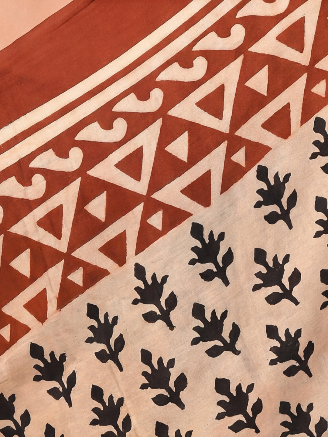 Geometric Pure Cotton Saree with Unstiched Blouse