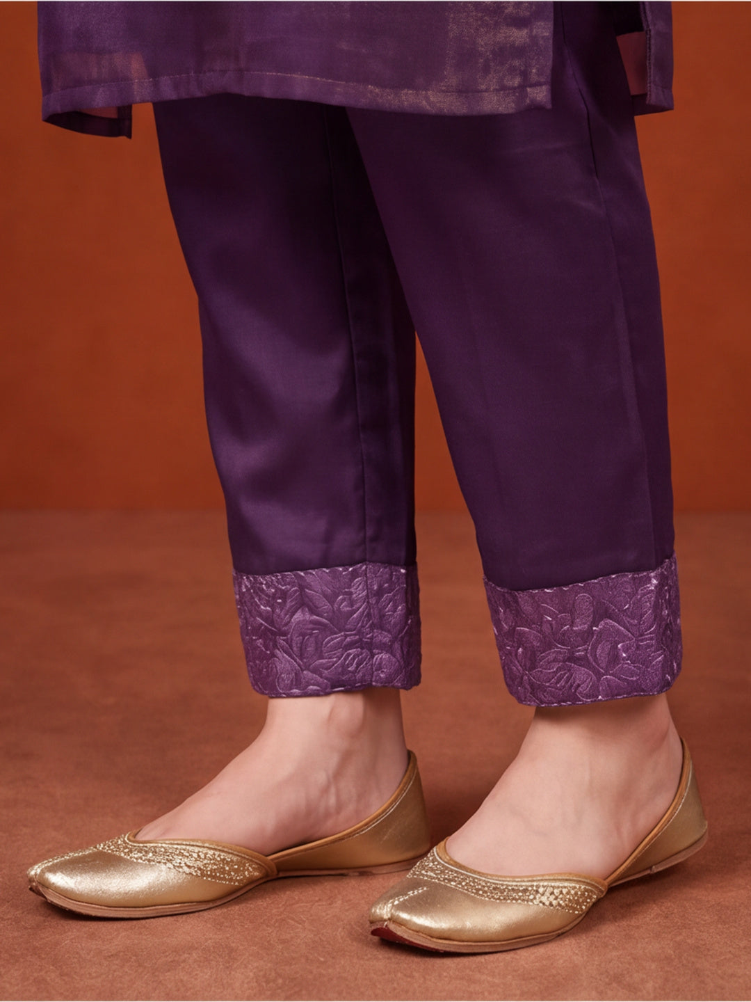 Women's Lavender Embroidered Organza Kurta Set with Dupatta | Straight Ethnic Festive Wear Suit