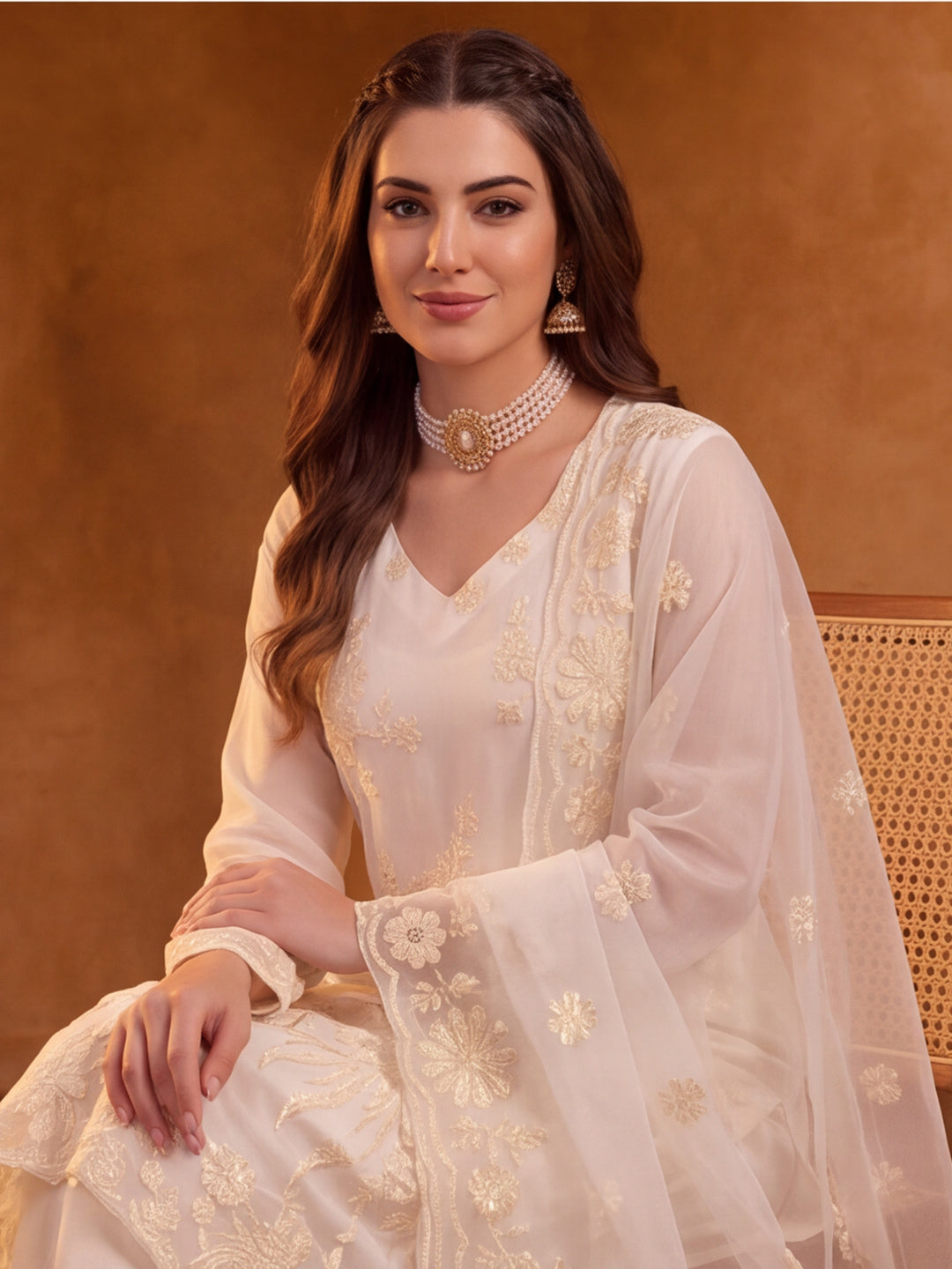 Women Floral Embroidery Cream Kurta Set with Dupatta