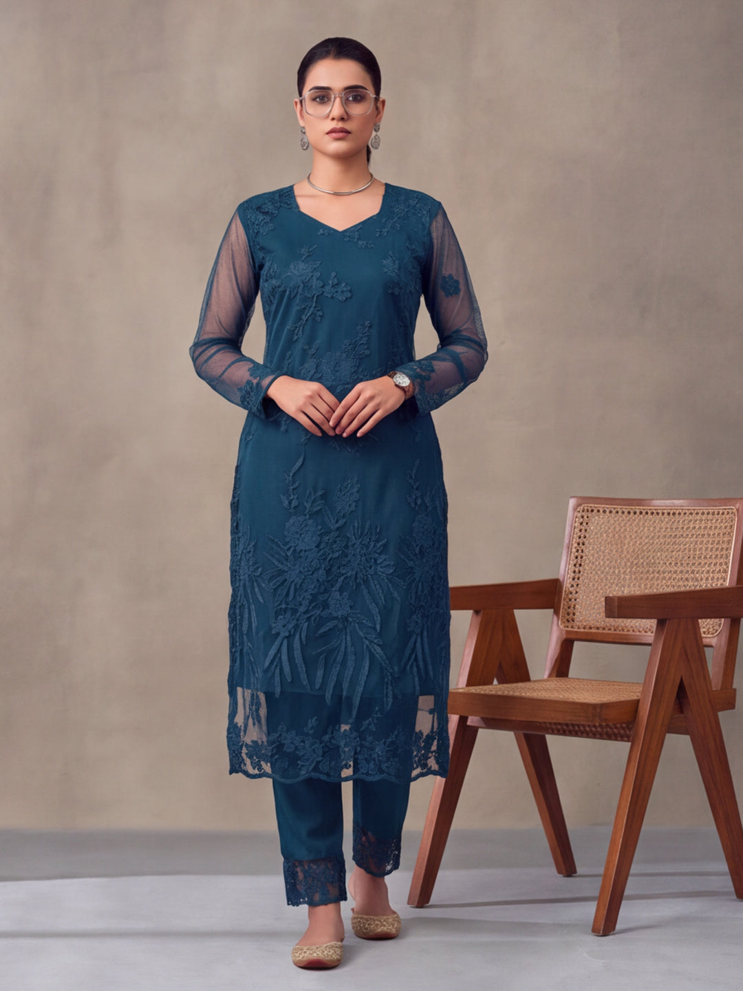 Women Floral Embroidery Teal Blue Kurta Set with Dupatta