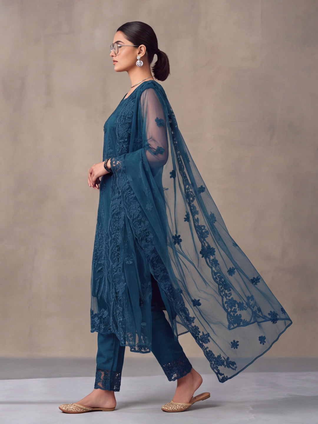 Women Floral Embroidery Teal Blue Kurta Set with Dupatta