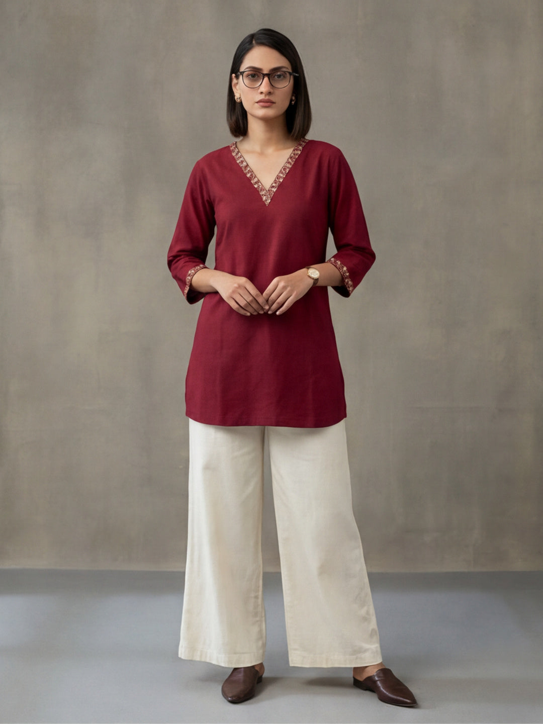 Women's V-Neck Printed Straight Three-Quarter Sleeves Cotton Short Kurti