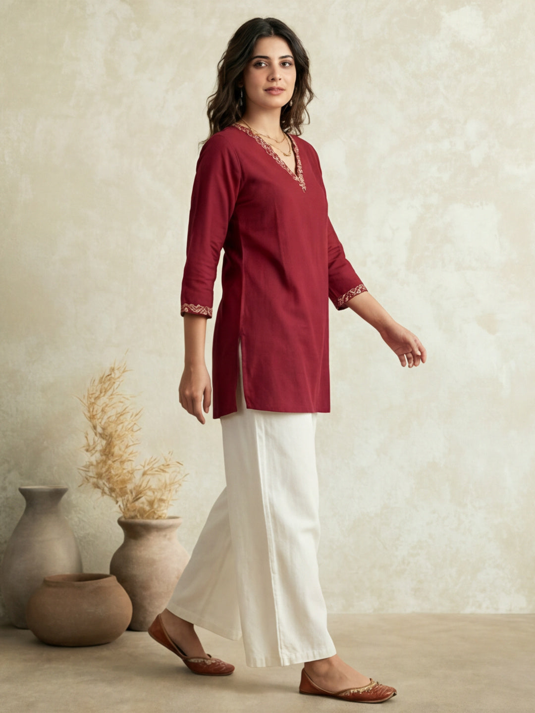 Women's V-Neck Printed Straight Three-Quarter Sleeves Cotton Short Kurti