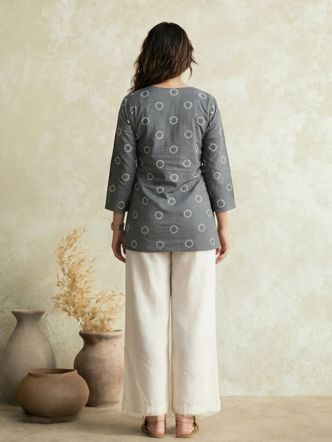 Women's V-Neck Printed Straight Three-Quarter Sleeves Cotton Short Kurti