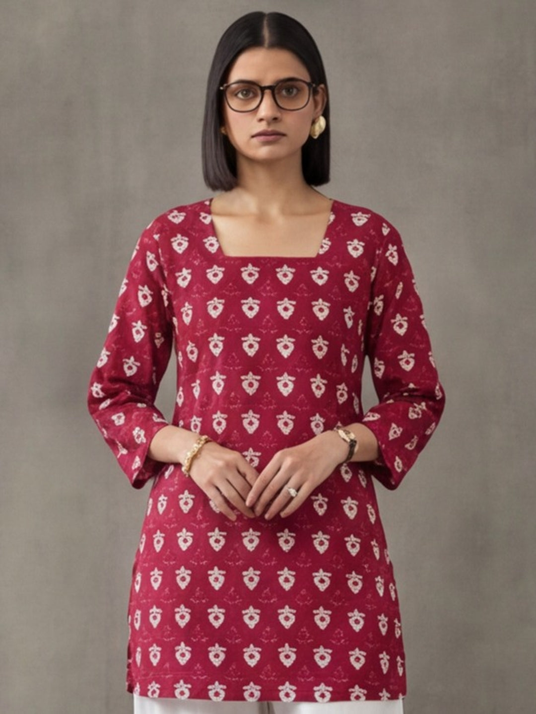 Women's V-Neck Printed Straight Three-Quarter Sleeves Cotton Short Kurti