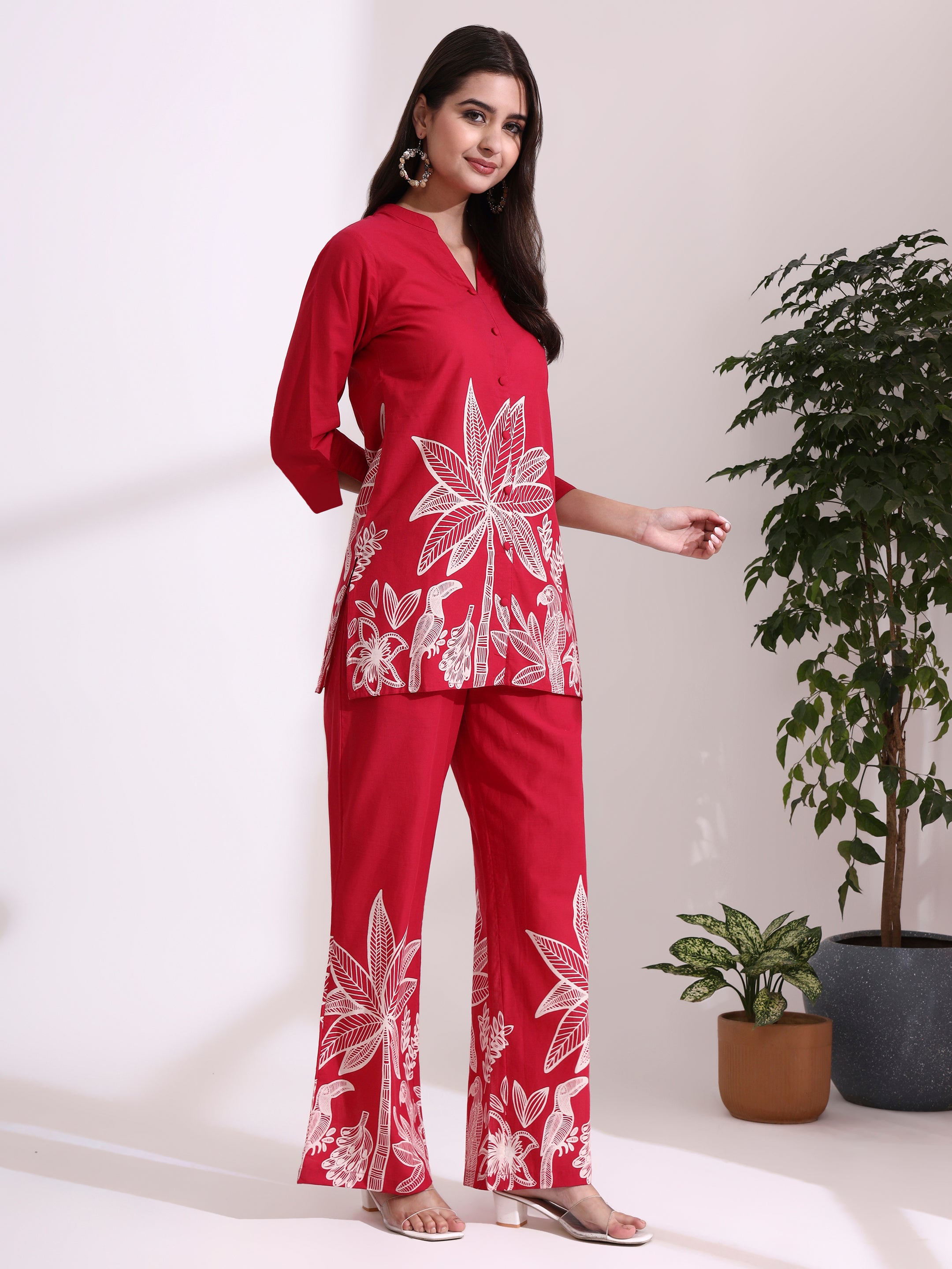 Floral Printed Straight Pure Cotton Kurta & Trousers Sets