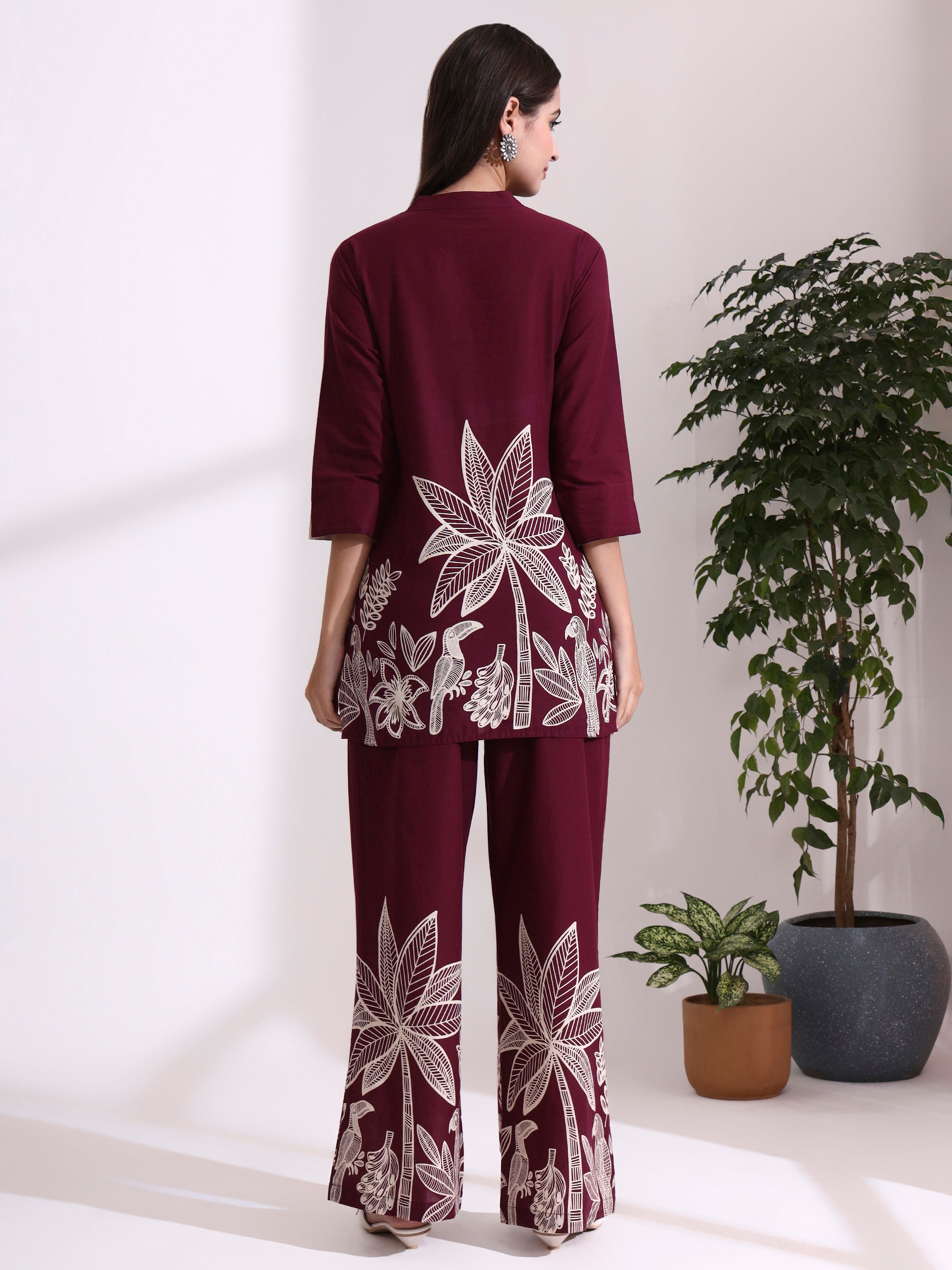 Floral Printed Straight Pure Cotton Kurta & Trousers Sets