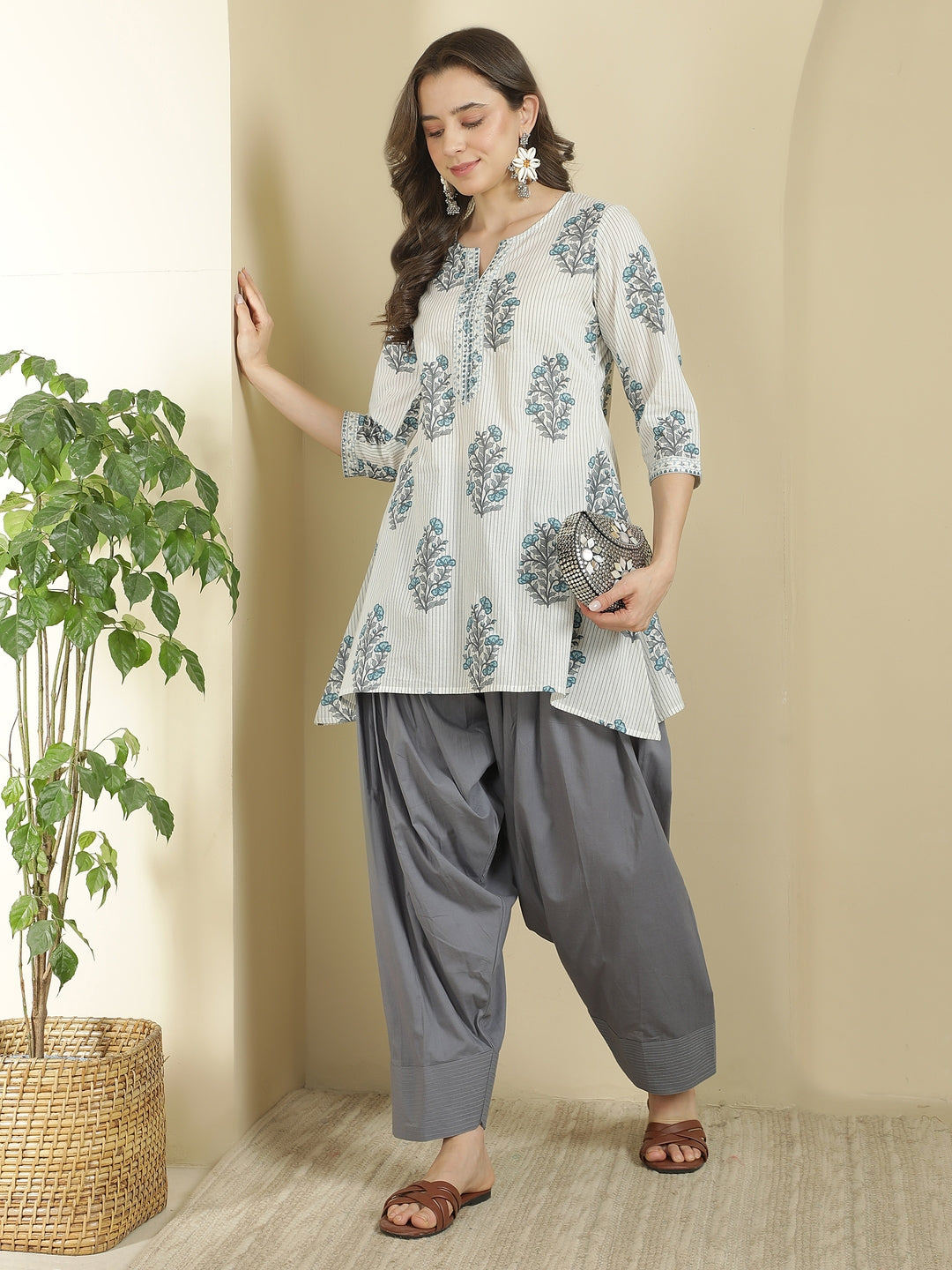 Women solid Loose fit cotton Farsi Salwar
