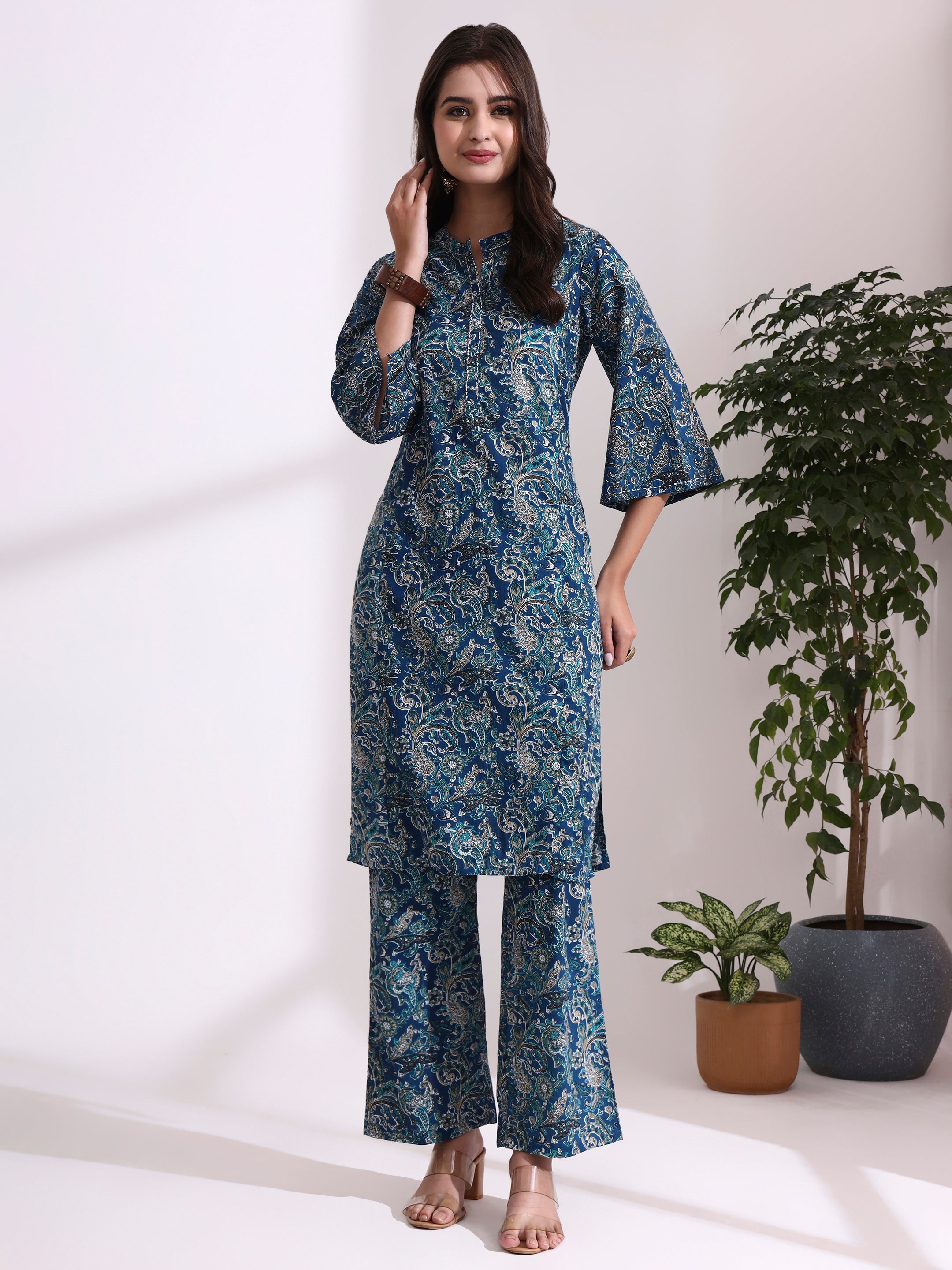 Floral Printed Straight Pure Cotton Kurta & Trousers Sets