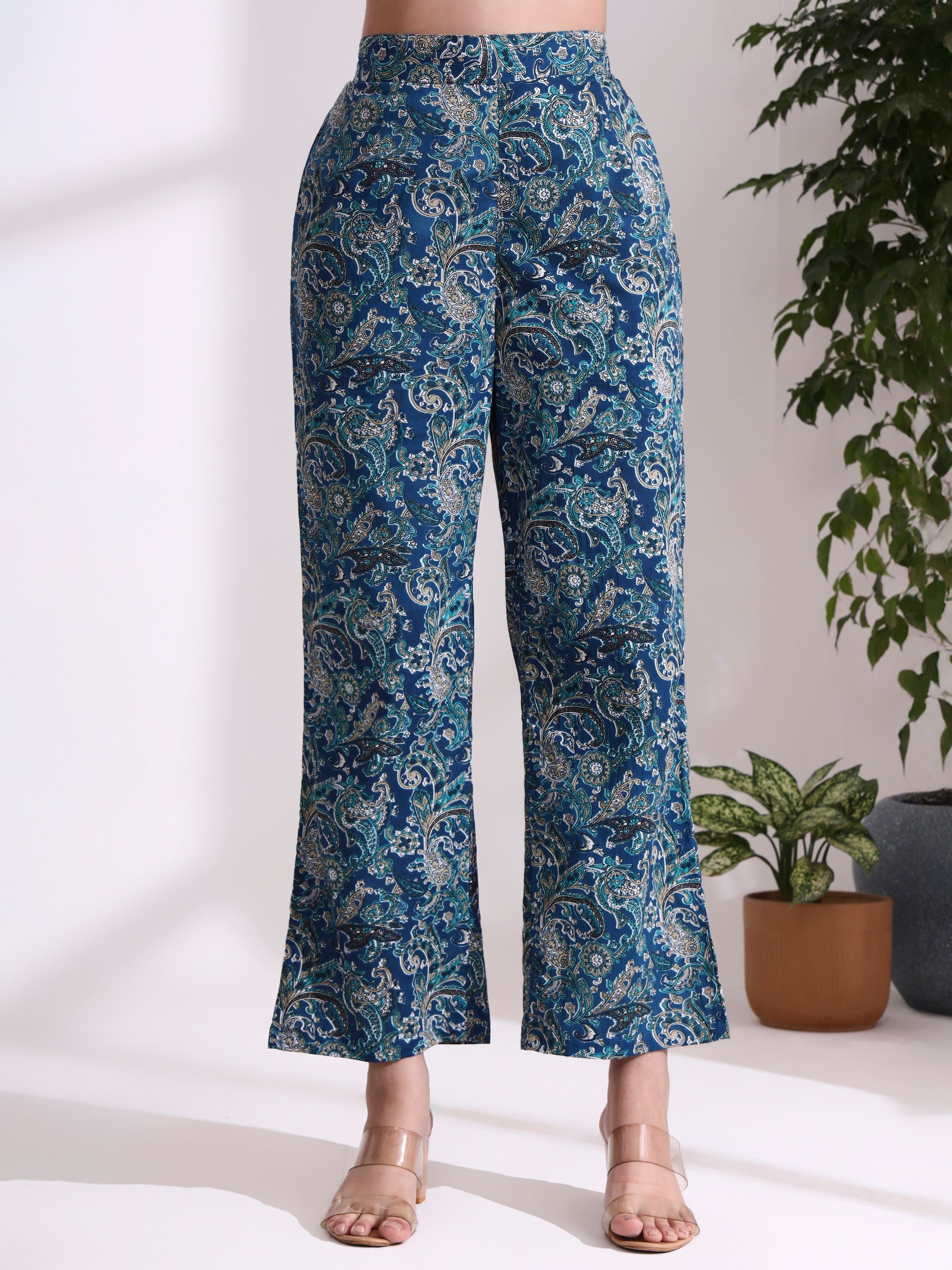 Floral Printed Straight Pure Cotton Kurta & Trousers Sets