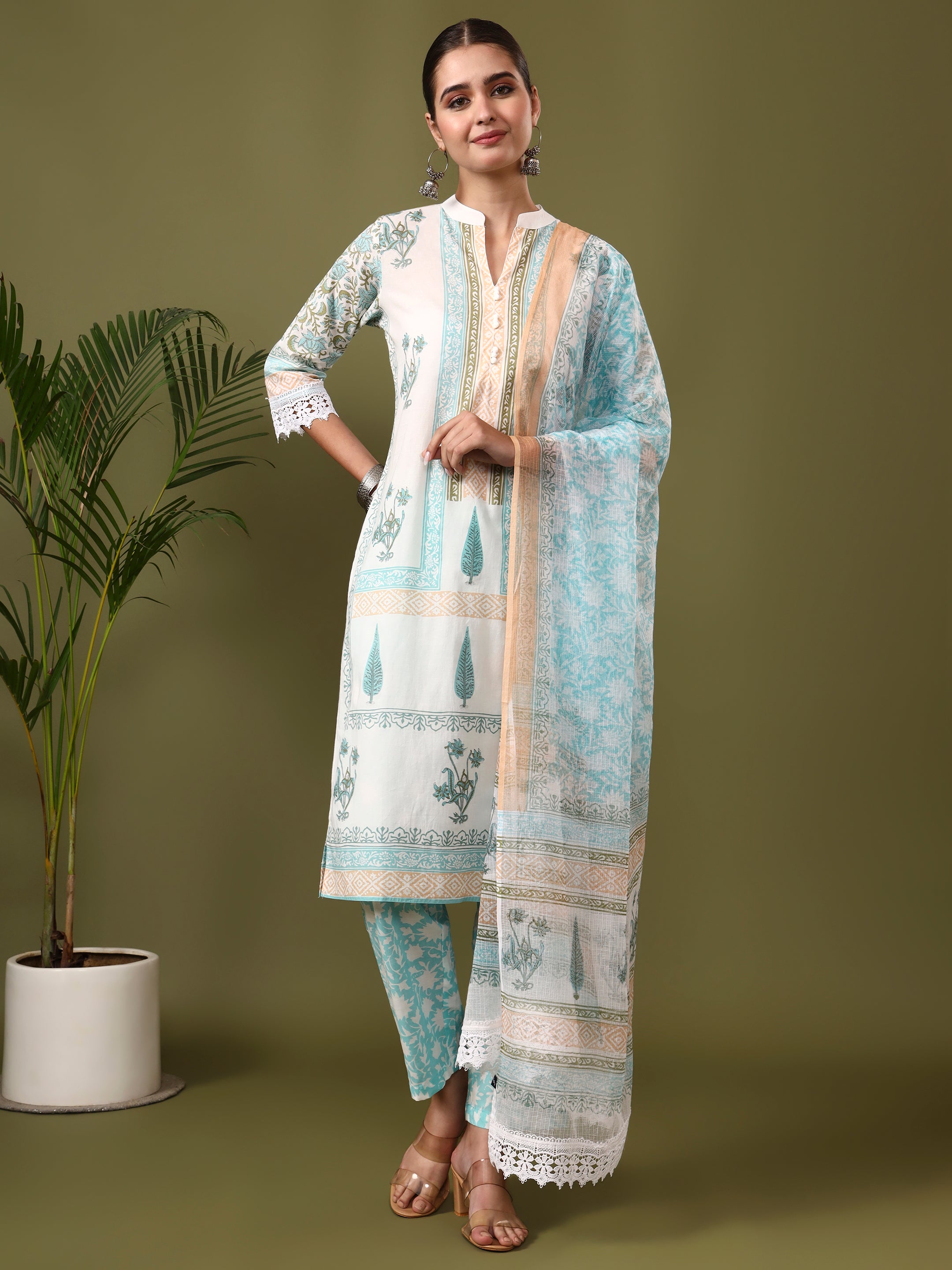 Floral Printed Straight Pure Cotton Kurta & Trousers Sets