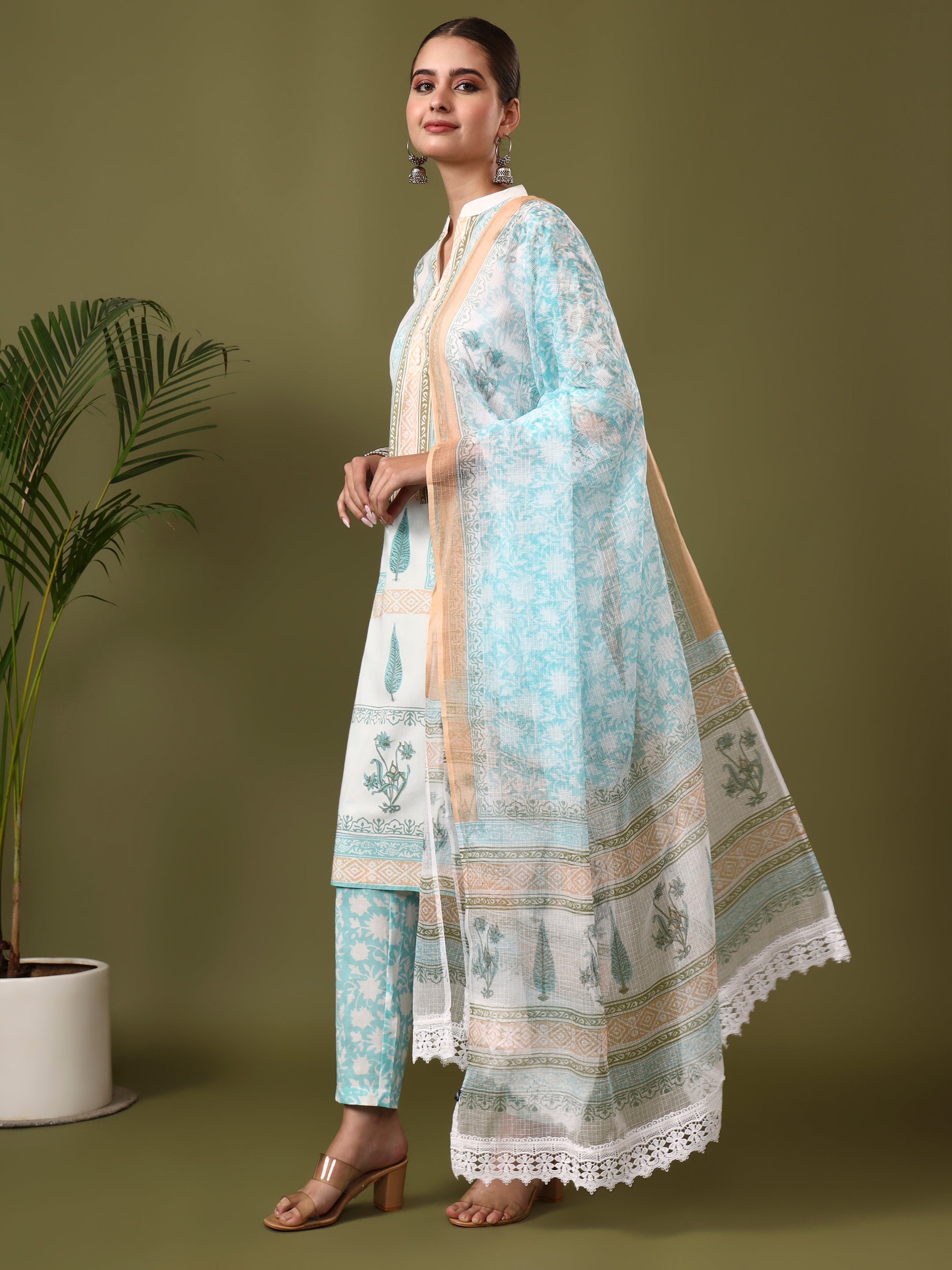 Floral Printed Straight Pure Cotton Kurta & Trousers Sets