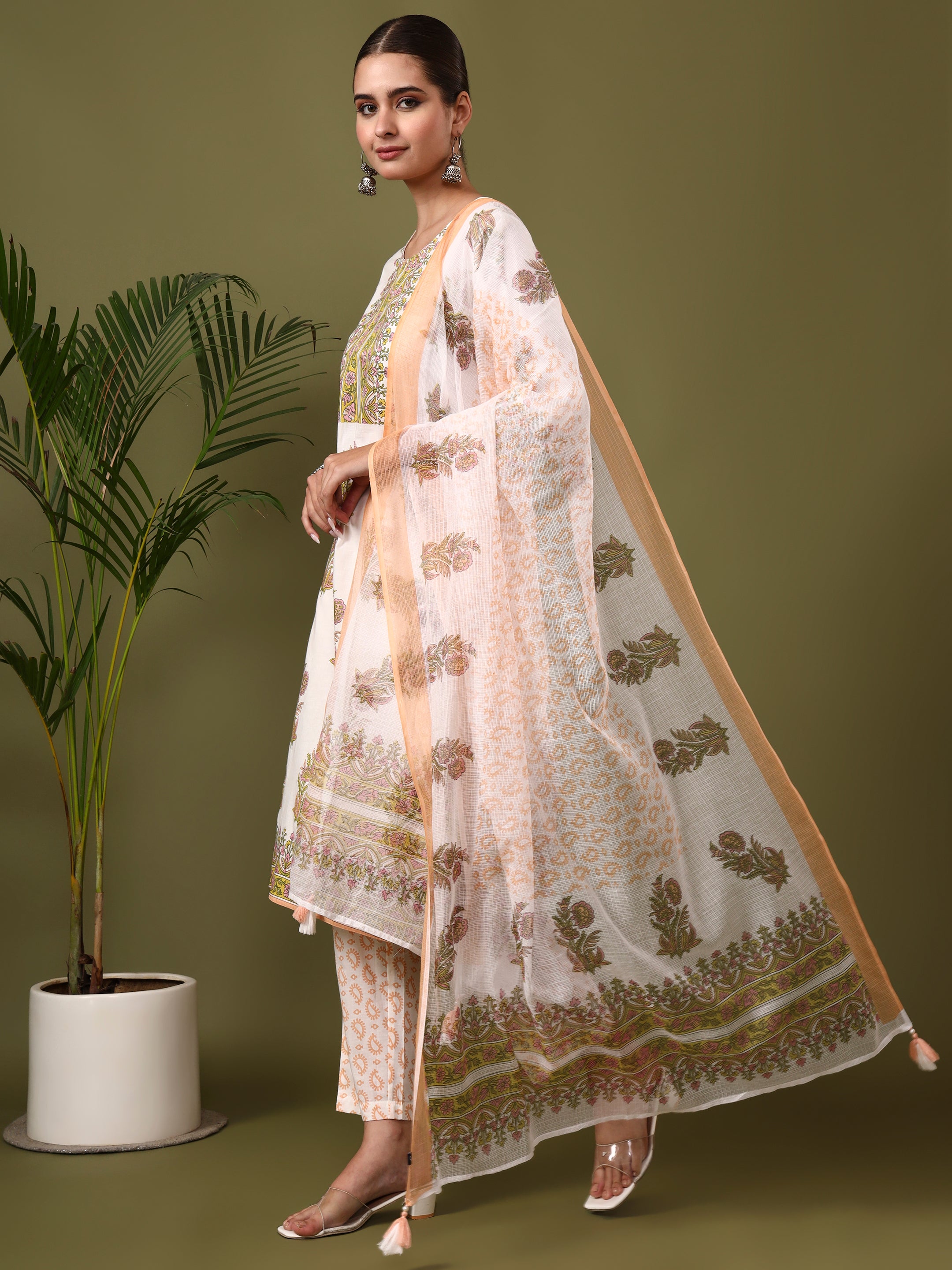 Floral Printed Straight Pure Cotton Kurta & Trousers Sets