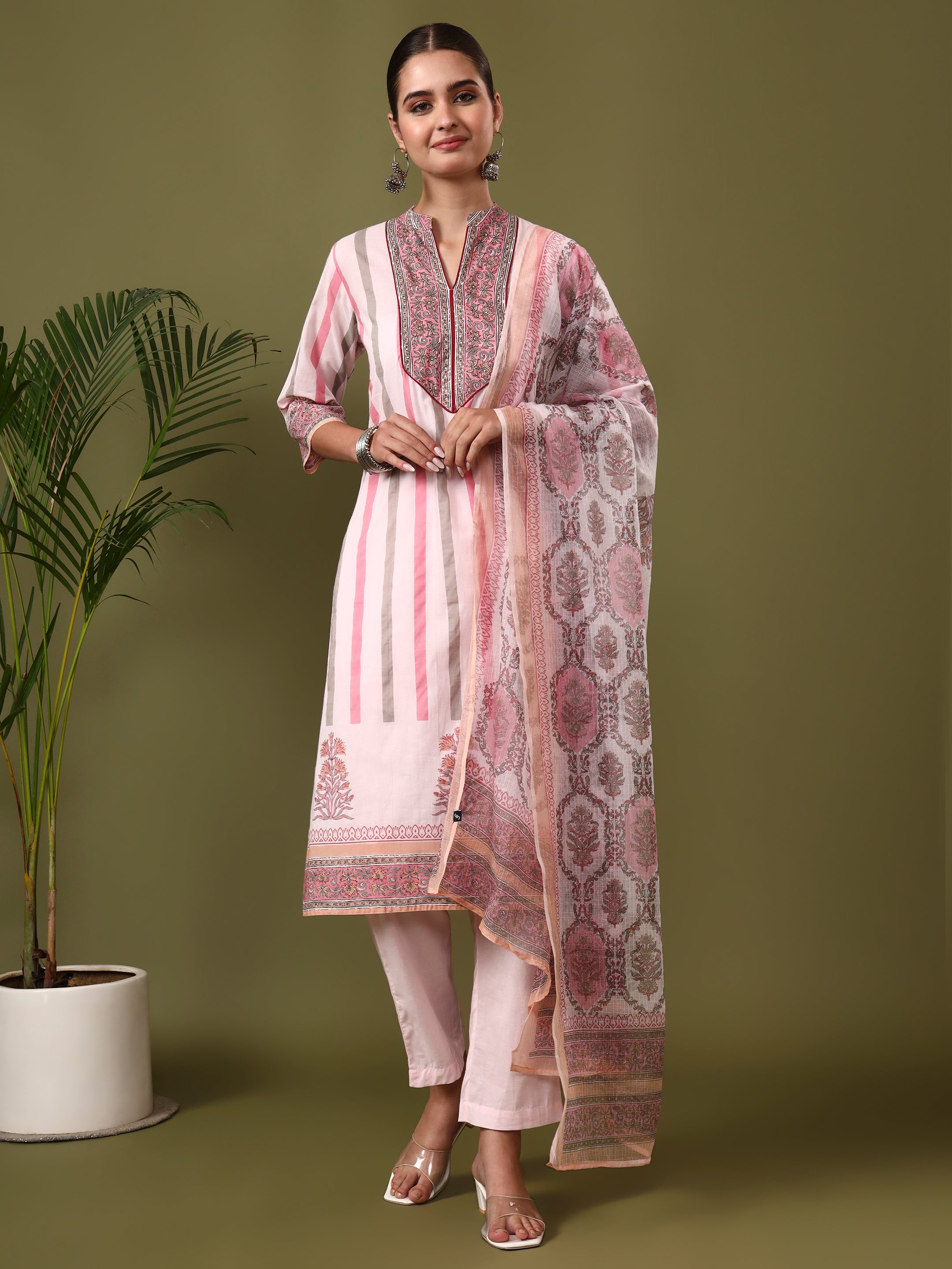 Floral Embroidered Straight Pure Cotton Kurta & Trousers Sets