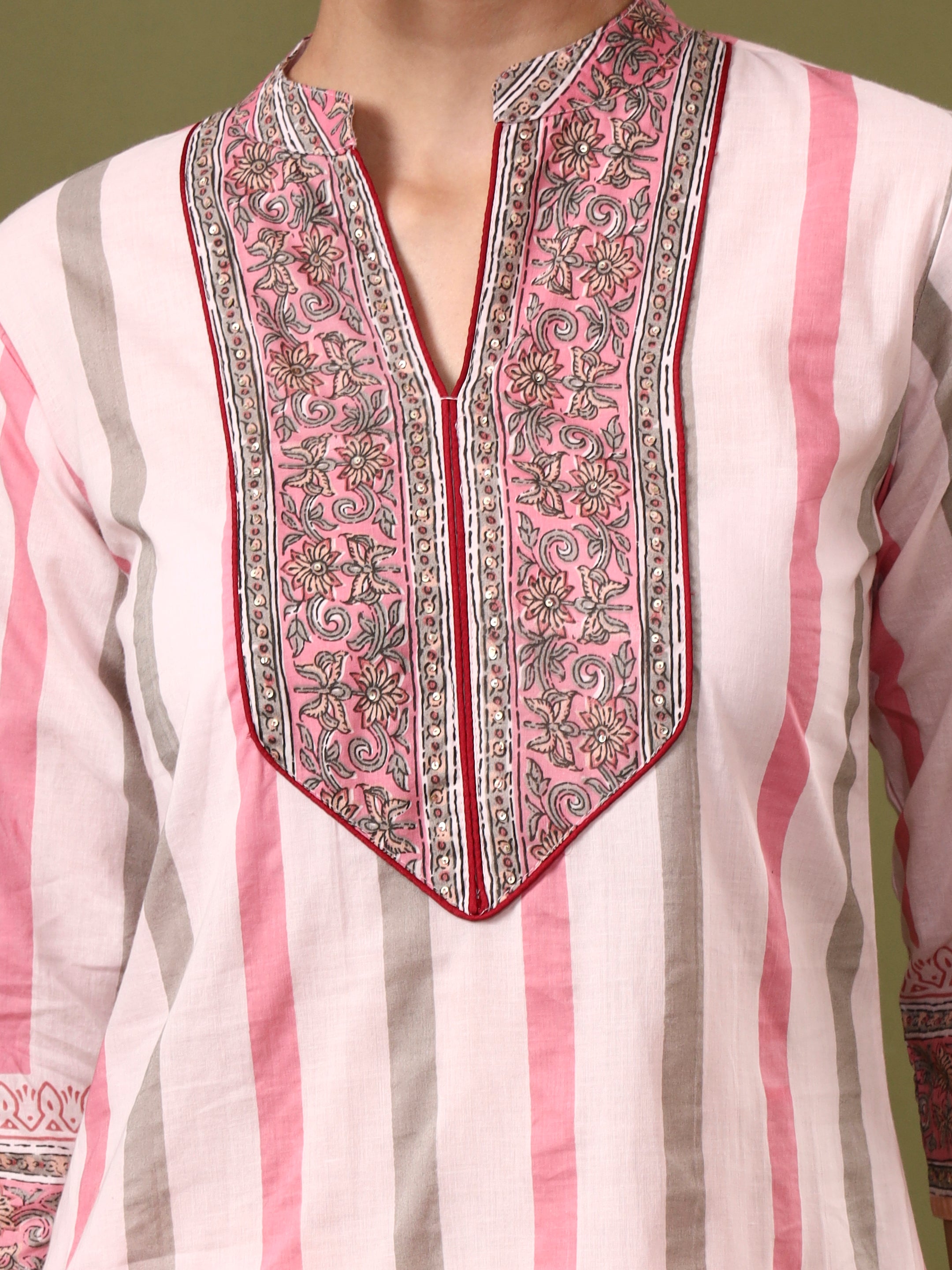 Floral Embroidered Straight Pure Cotton Kurta & Trousers Sets