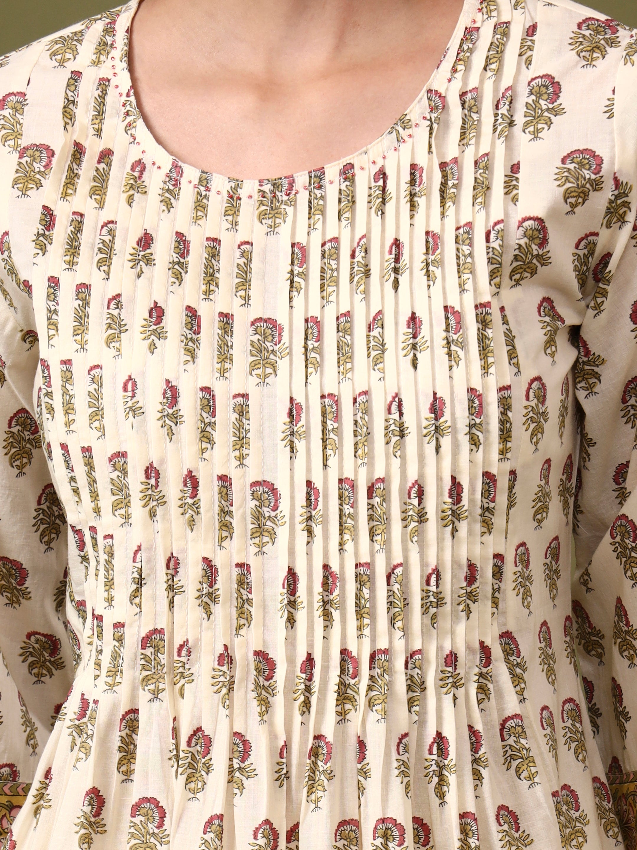 Floral Printed Straight Pure Cotton Kurta & Trousers Sets