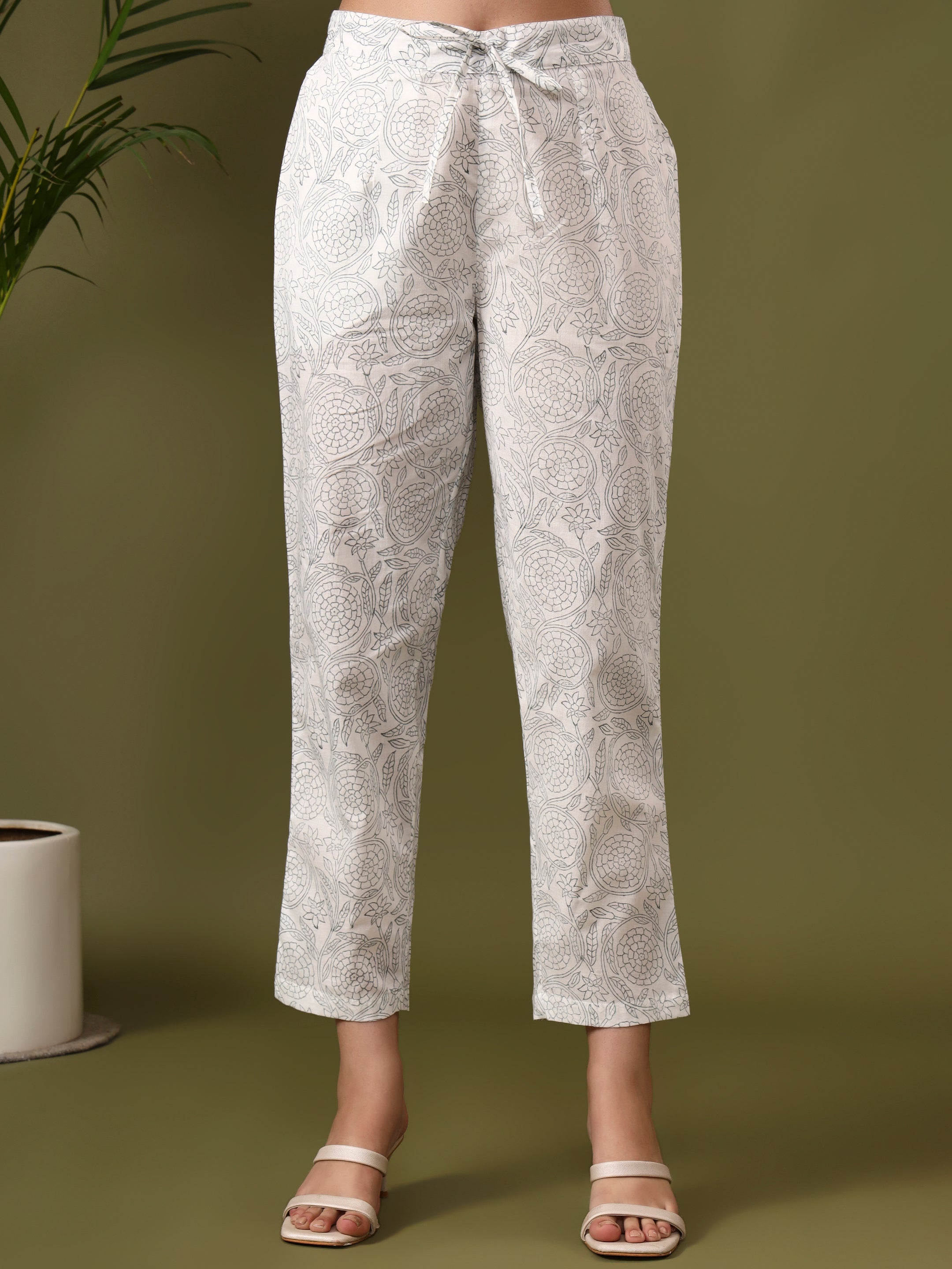 Floral Embroidered Straight Pure Cotton Kurta & Trousers Sets