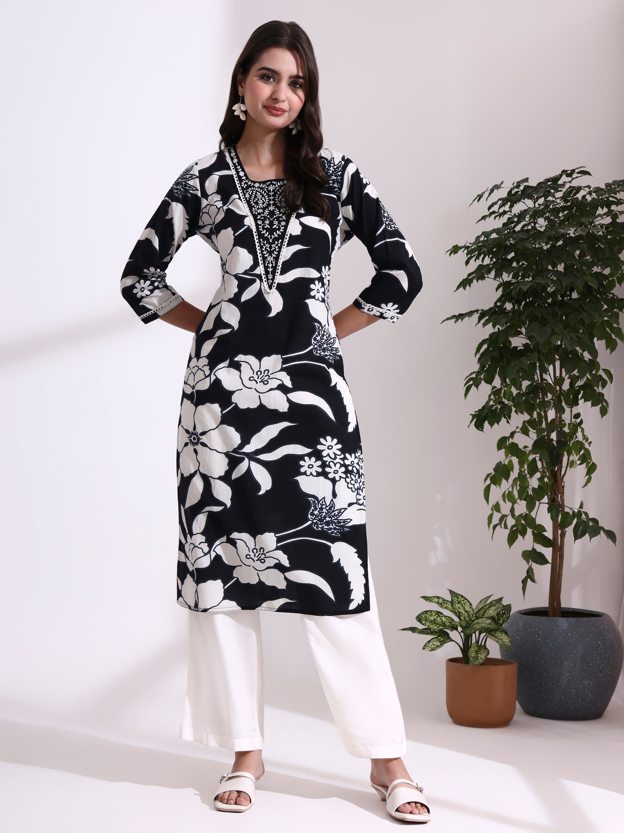 Floral Embroidered Straight Pure Cotton Kurta