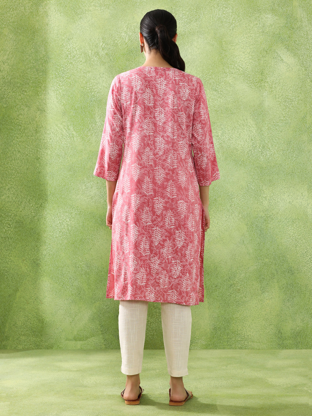 Floral Embroidered Straight Kurta
