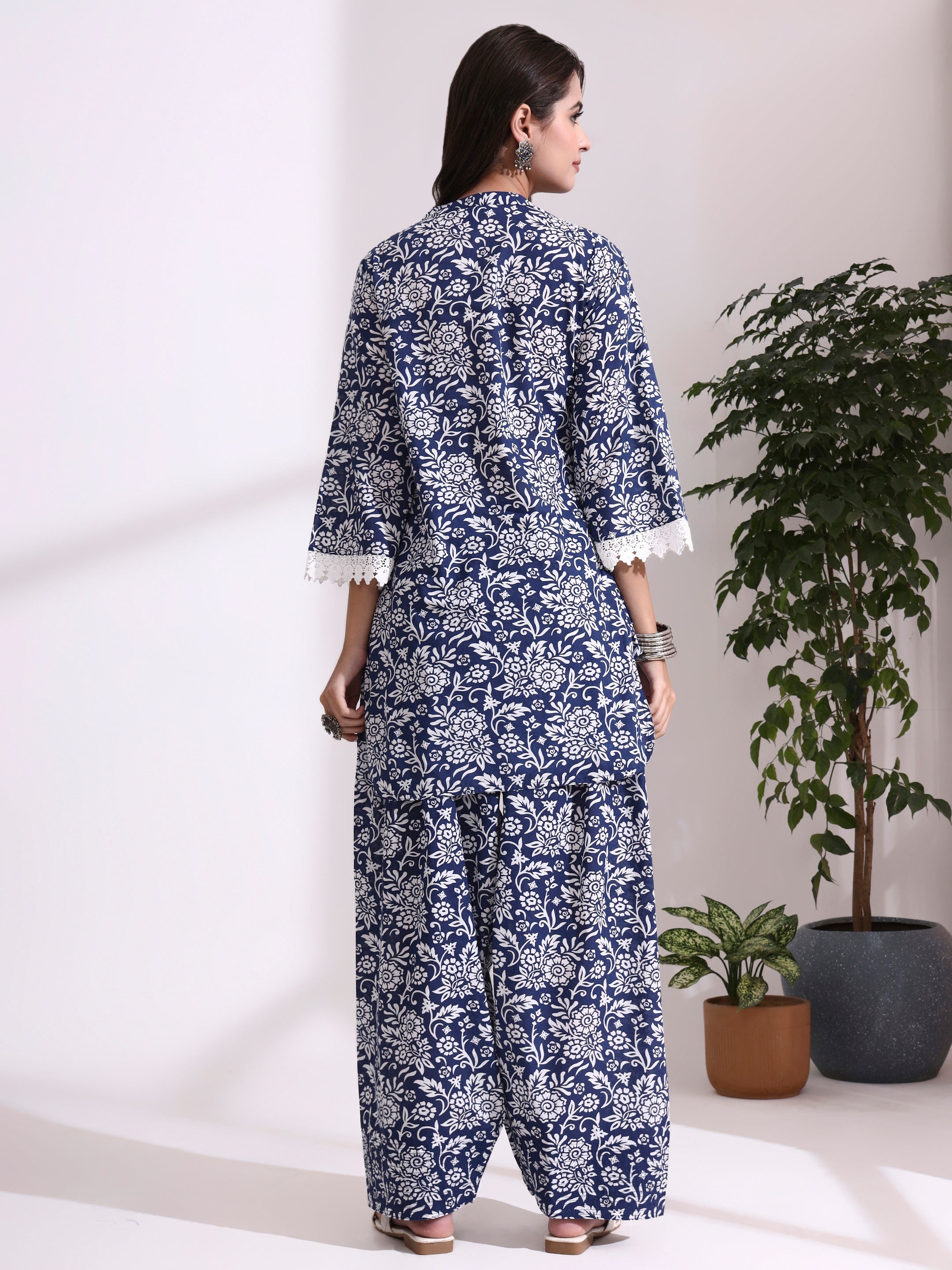 Floral Printed Straight Pure Cotton Kurta & Patiala Sets
